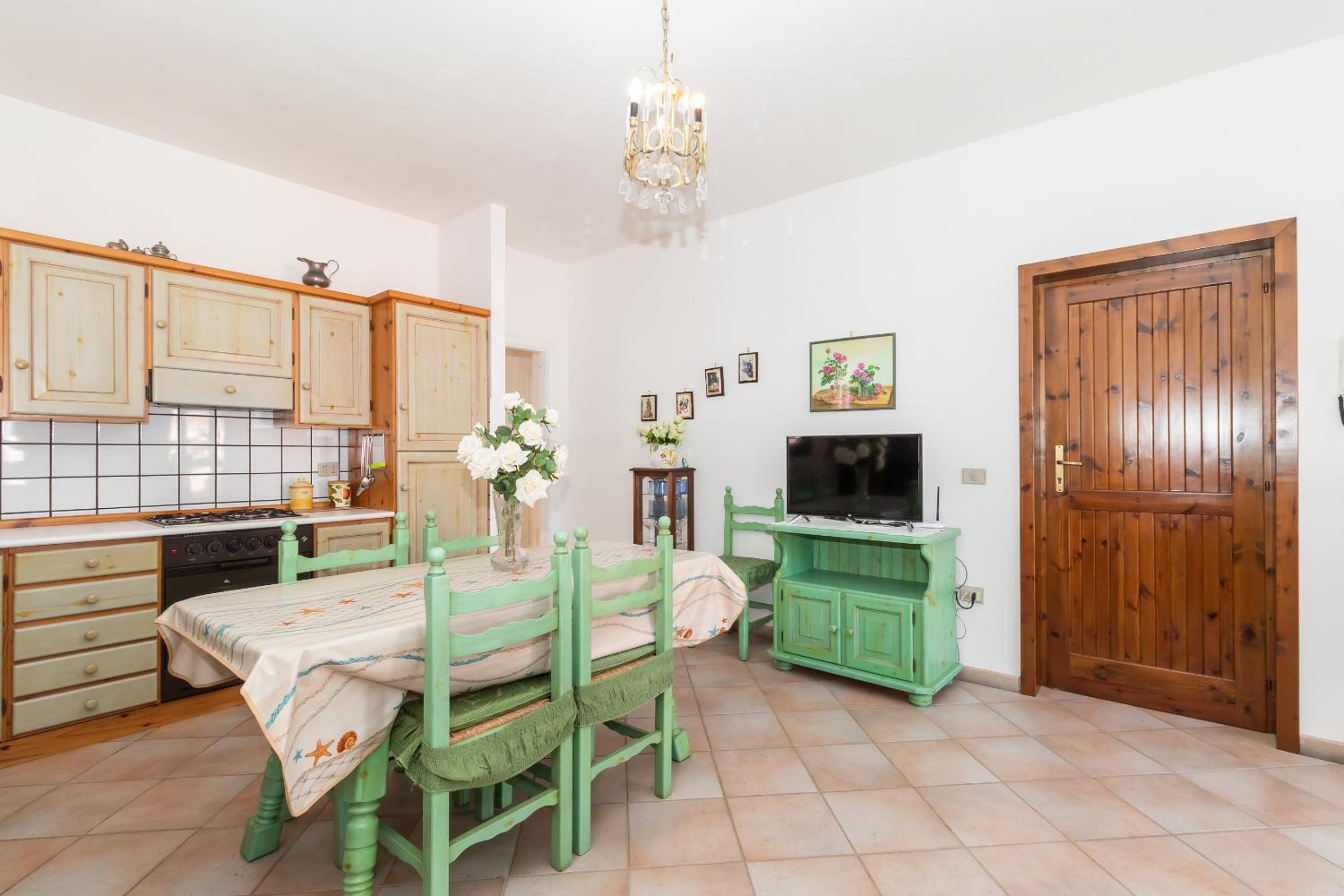 Two-Bedroom Deluxe Apartment with Garden View photo 2