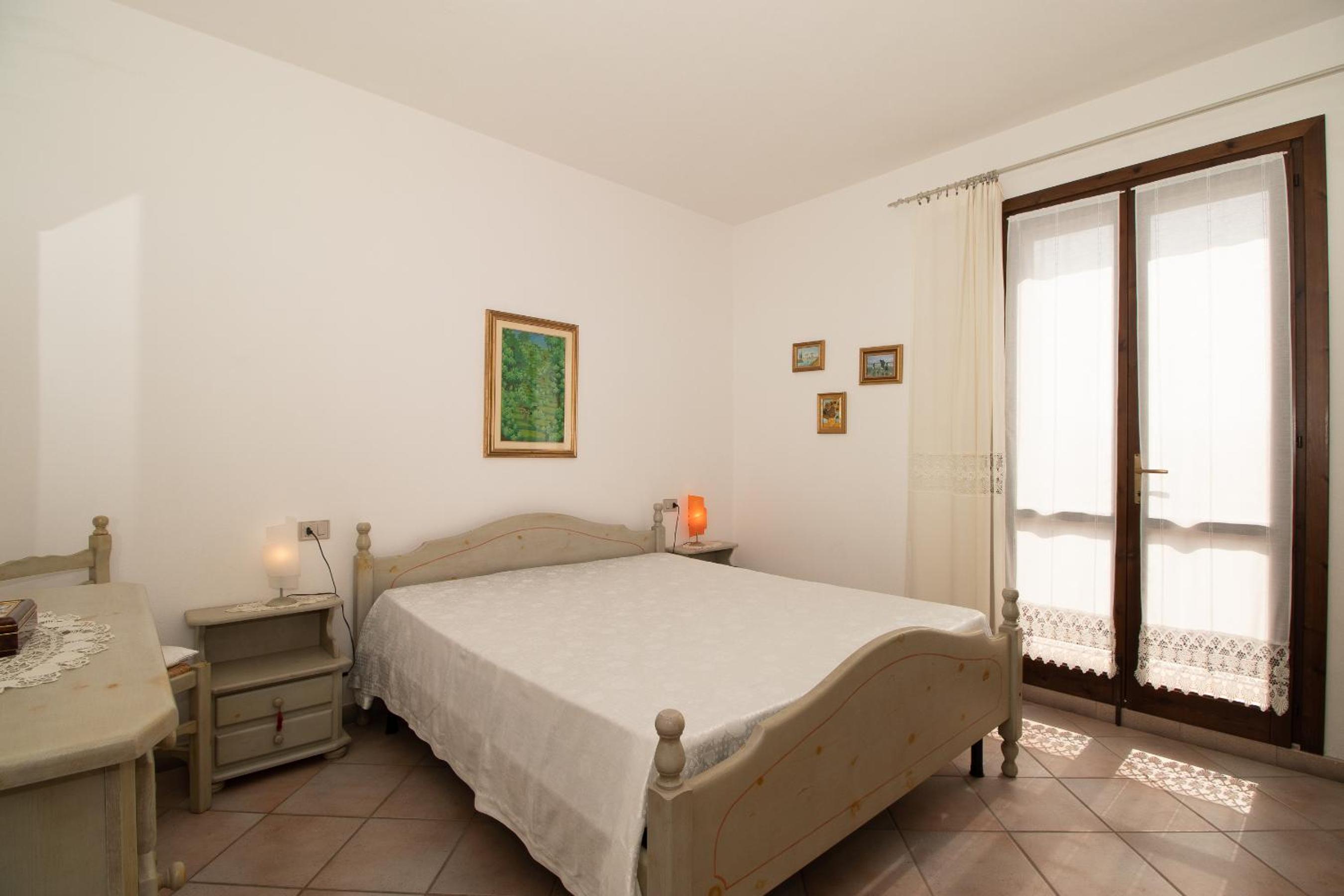 Two-Bedroom Deluxe Apartment with Garden View