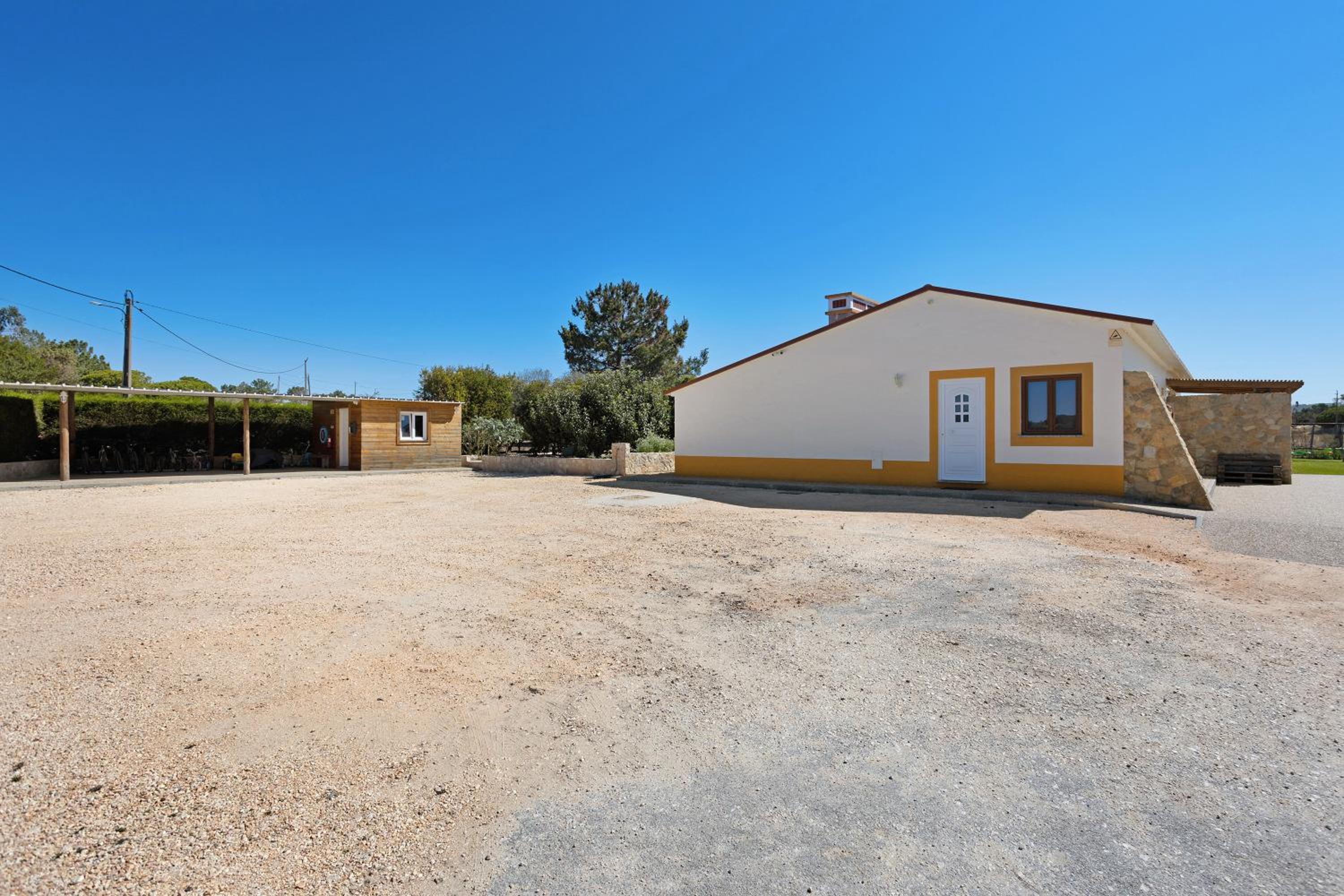 One-Bedroom House - Photo 12