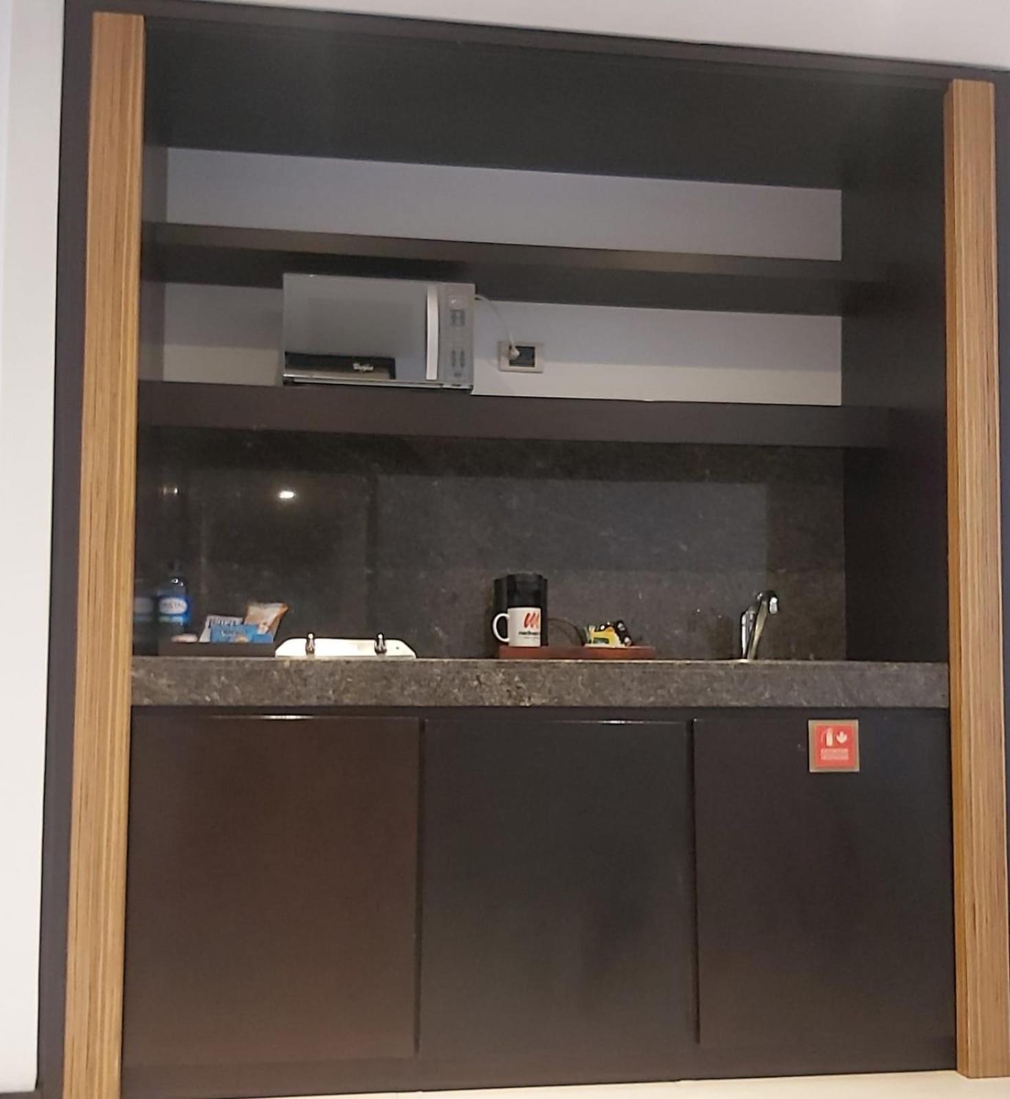 Business Suite - Photo 10