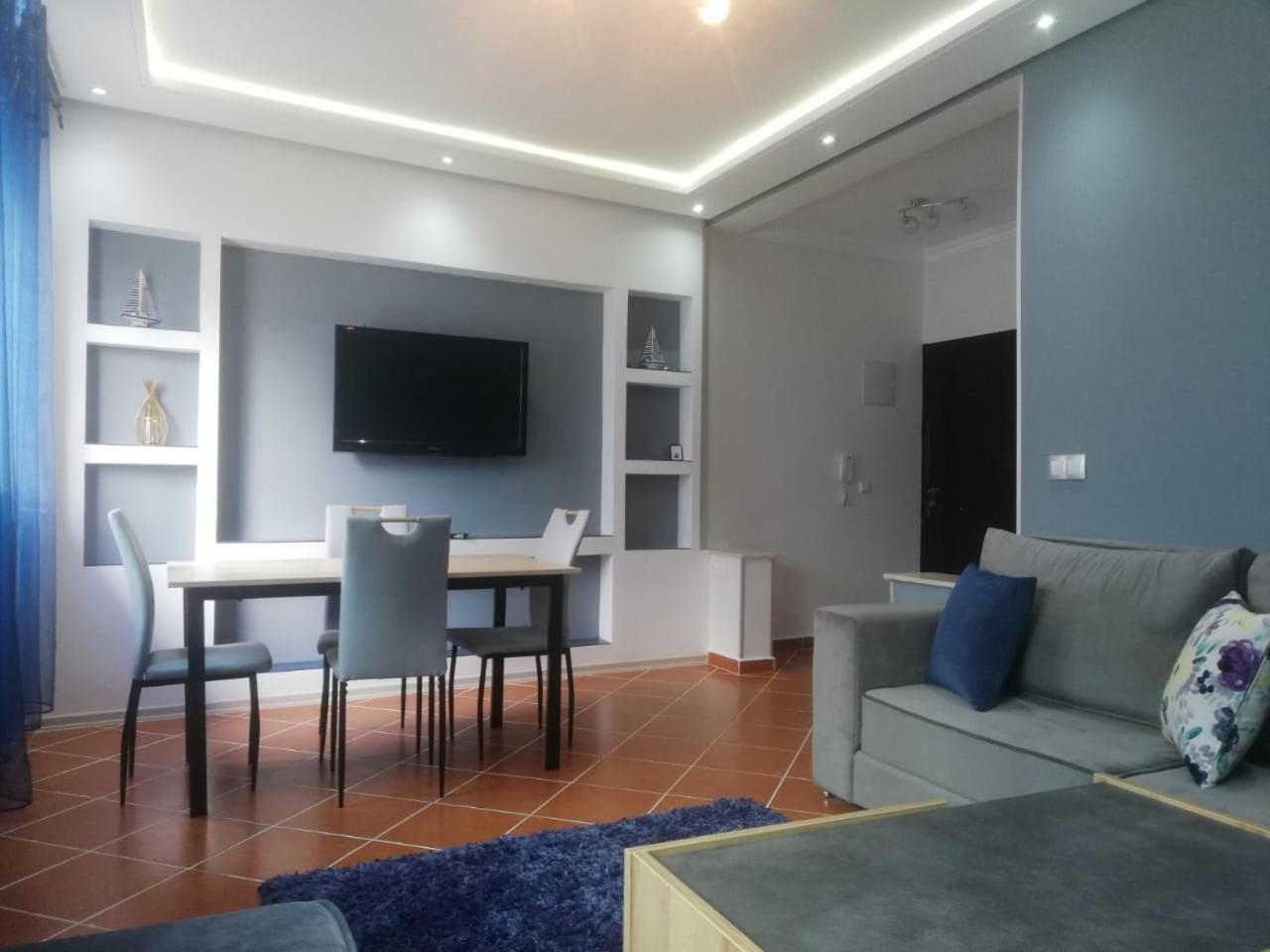 Two-Bedroom Apartment - Photo 4