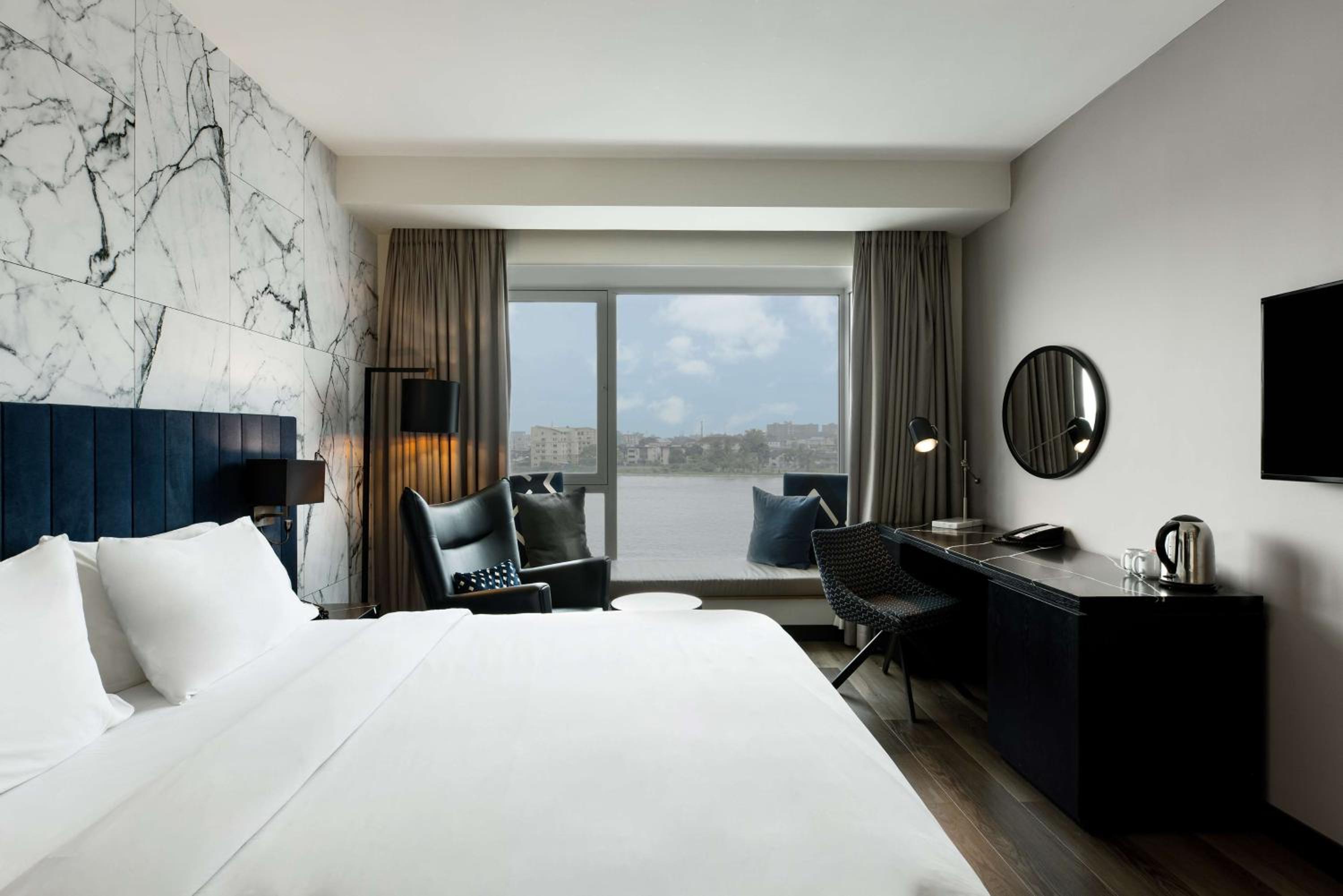 Executive Room with Lagoon View and Lounge Access - Photo 2