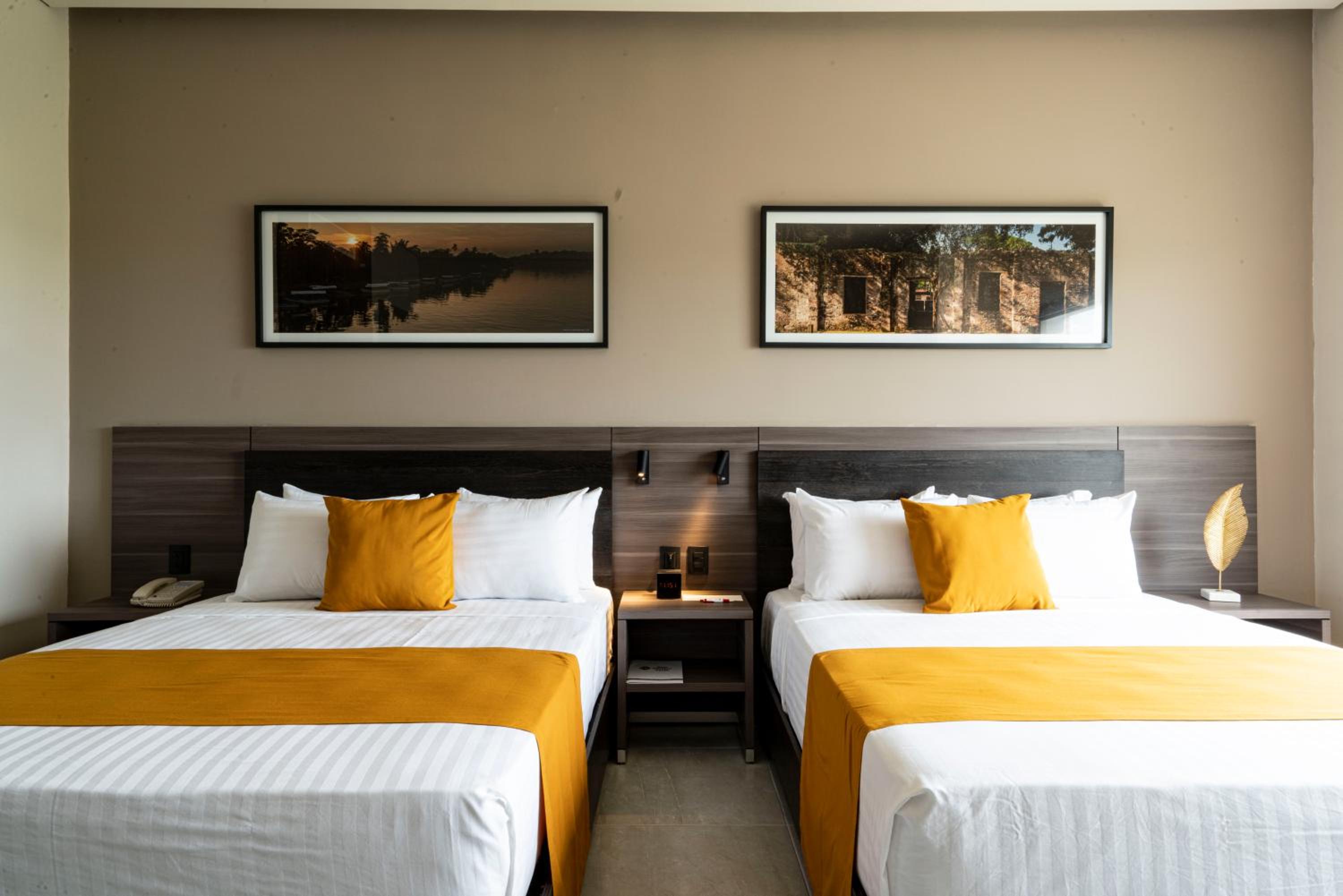 Queen Room with Two Queen Beds and Ocean View - Photo 2