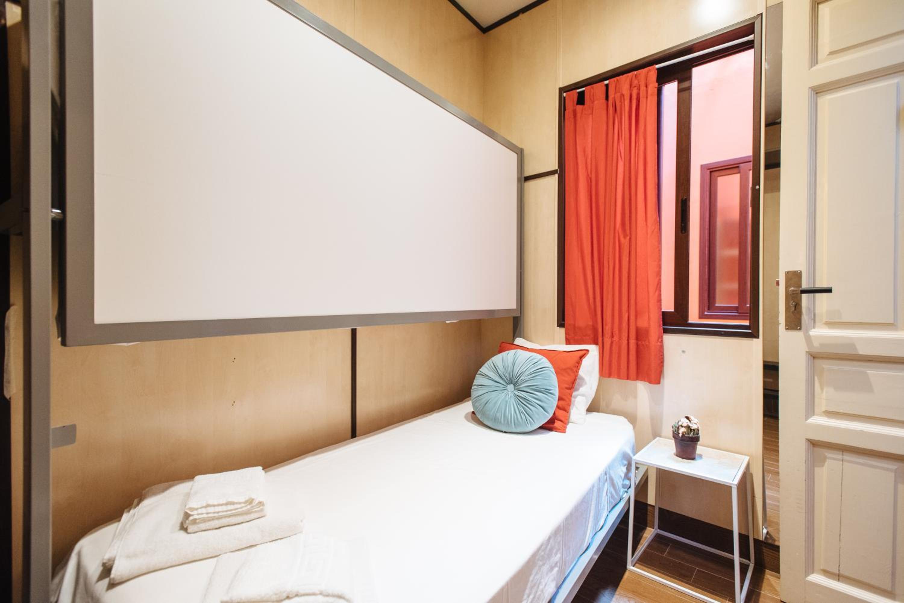 Quadruple Room with Private External Bathroom - Photo 3