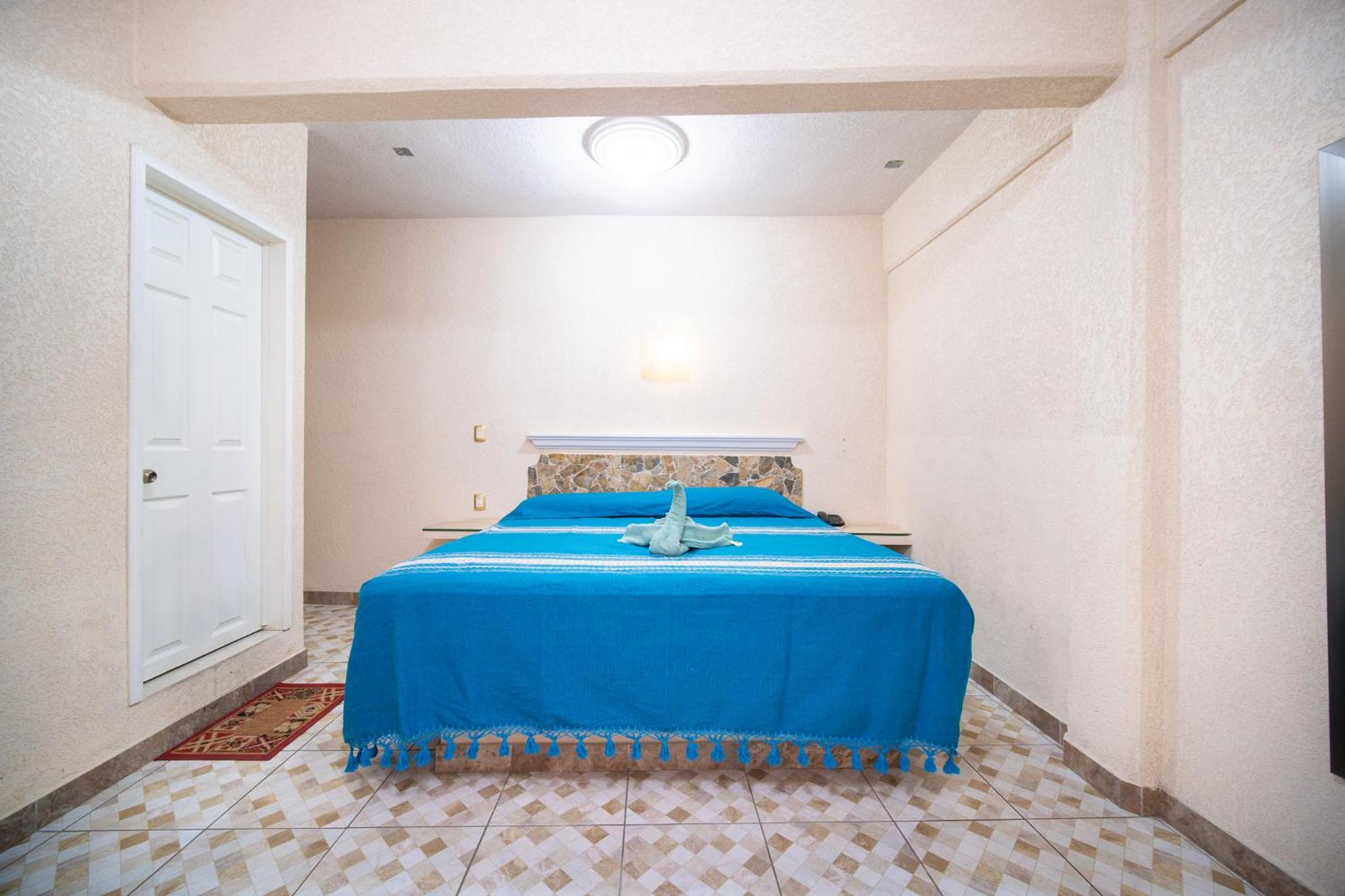 Deluxe King Suite photo 3