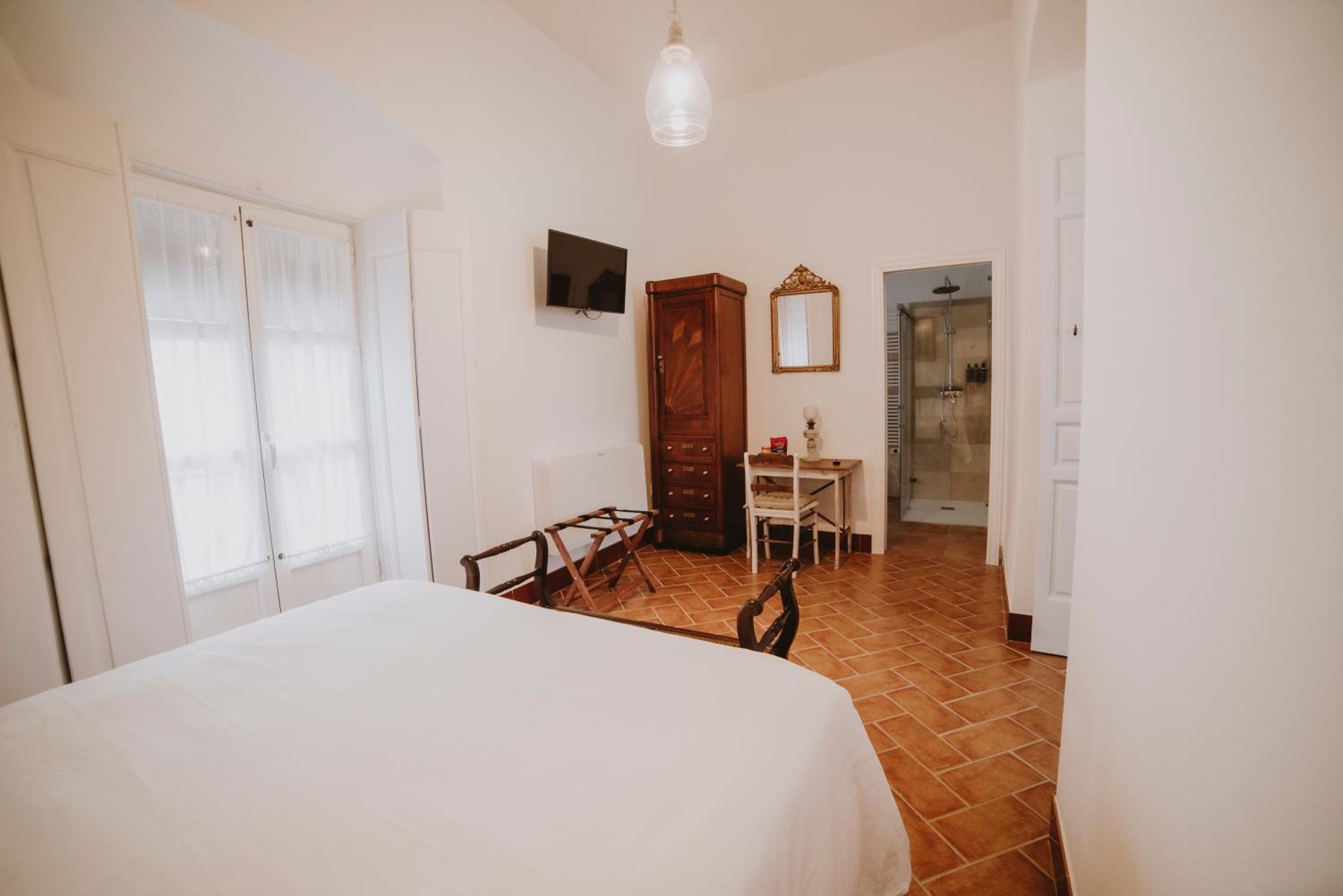 Double Room with Private Bathroom photo 2