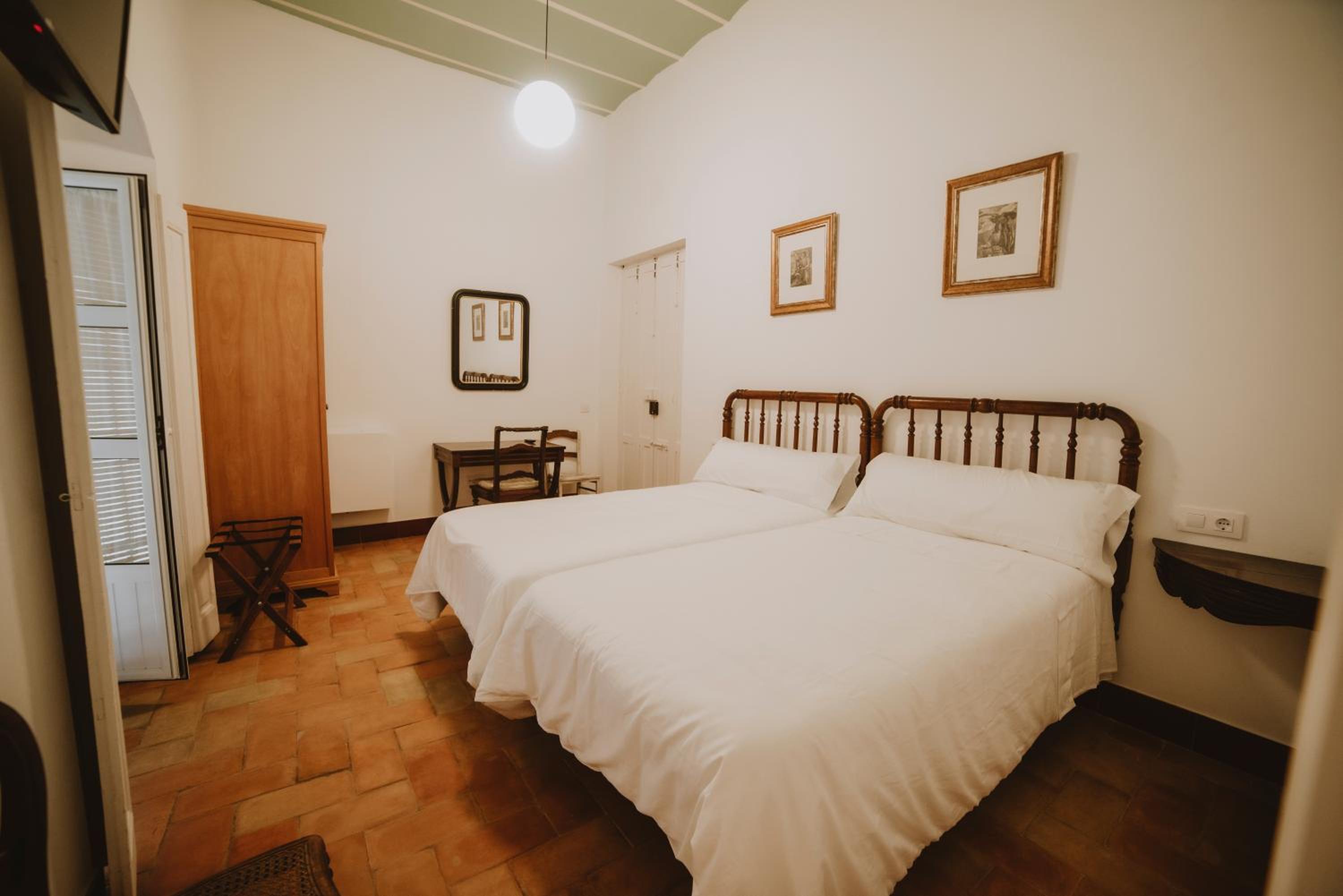 Double Room with Private Bathroom photo 2