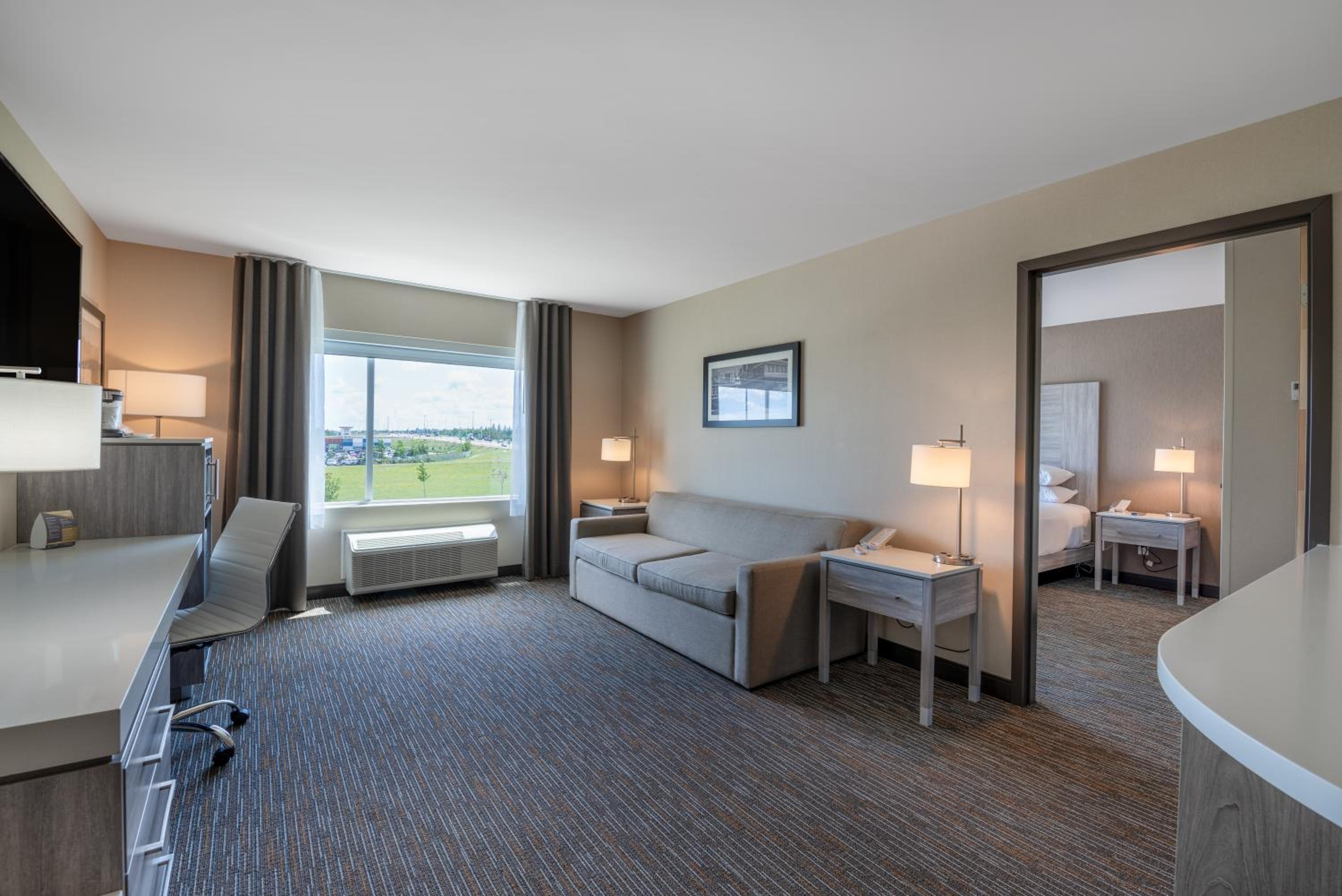 King Suite - Non-Smoking - Photo 1