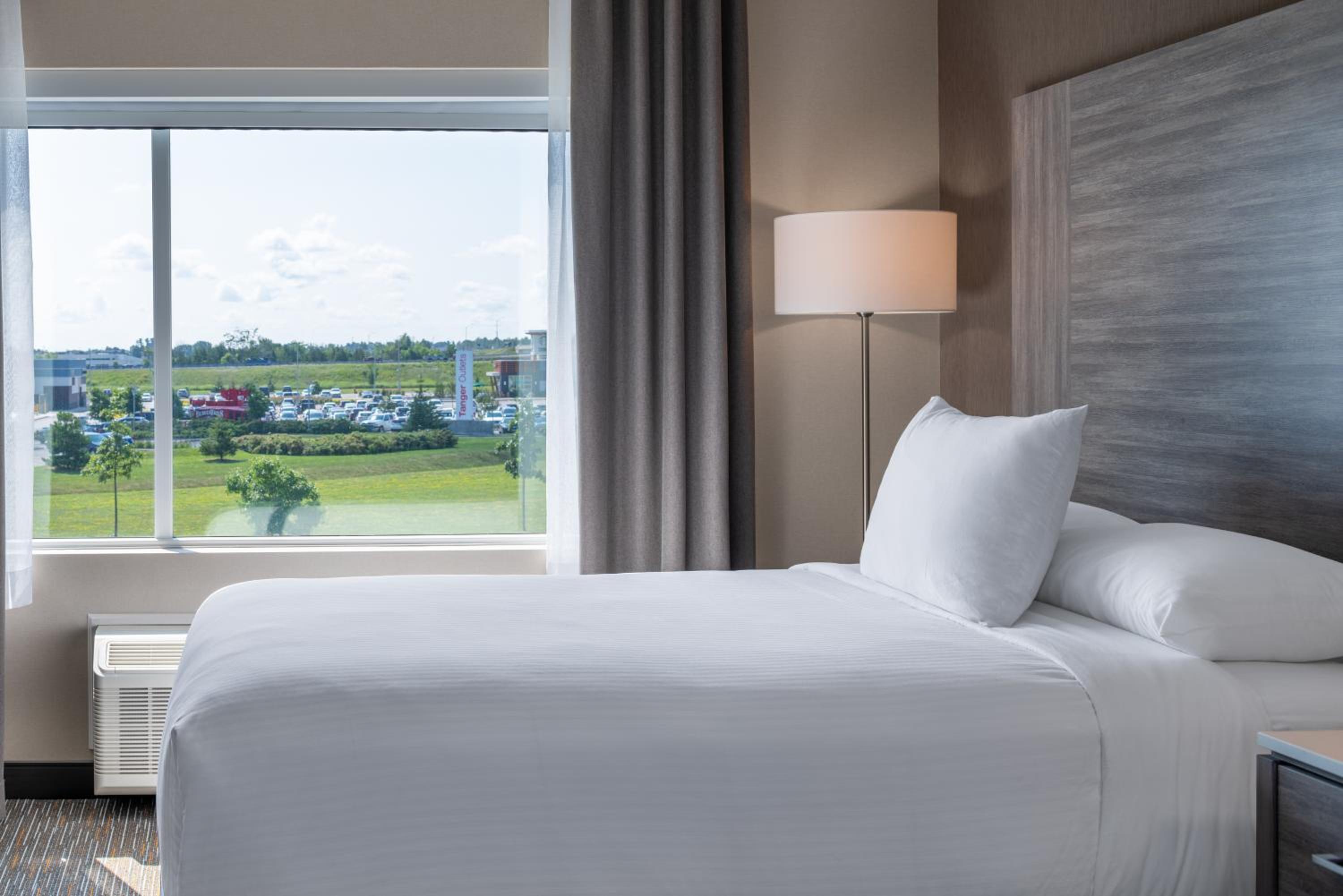 Queen Room with Two Queen Beds - Mobility Access/Non-Smoking - Photo 2