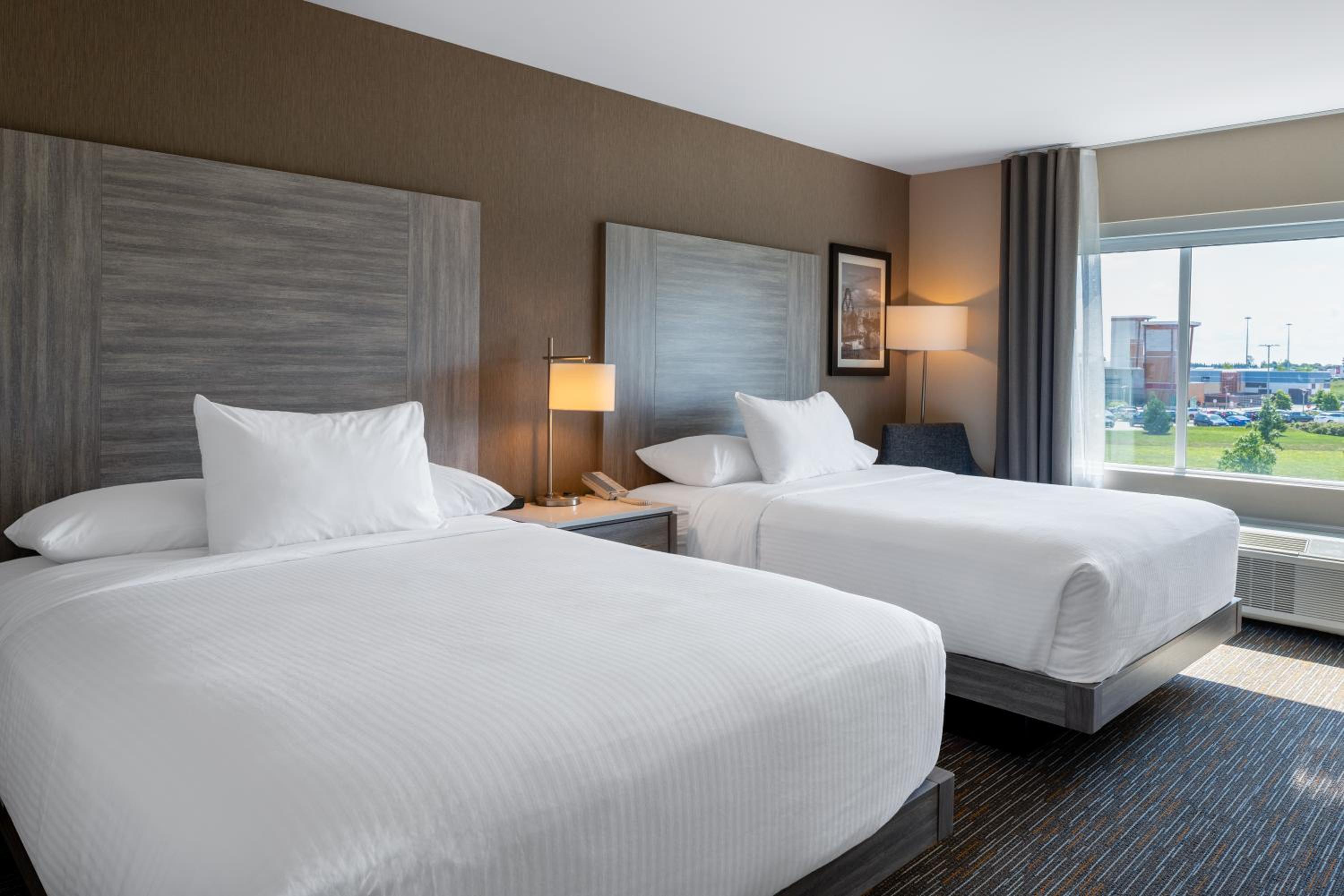 Queen Room with Two Queen Beds - Non-Smoking - Photo 1