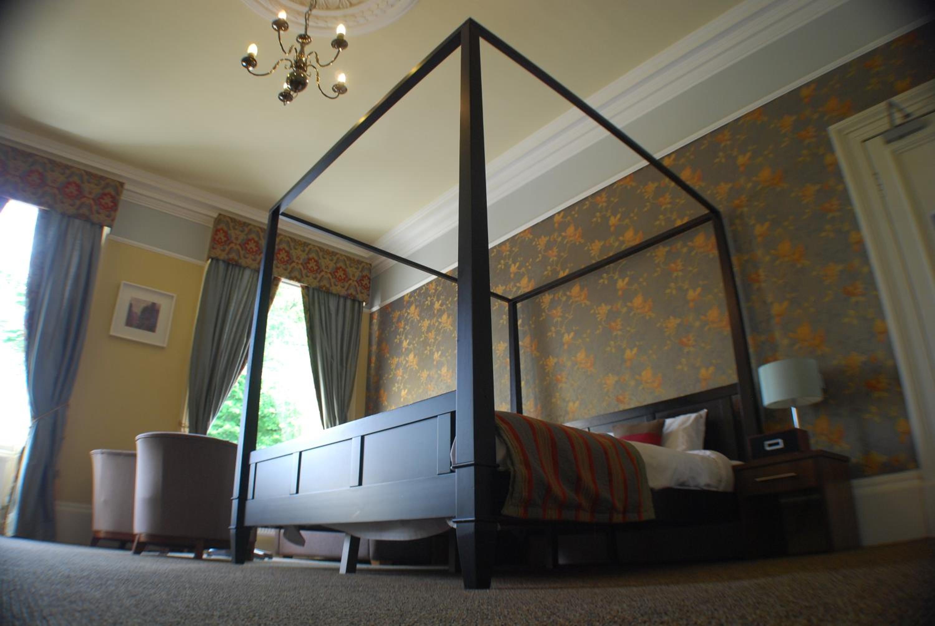 Four-Poster Suite - Photo 4