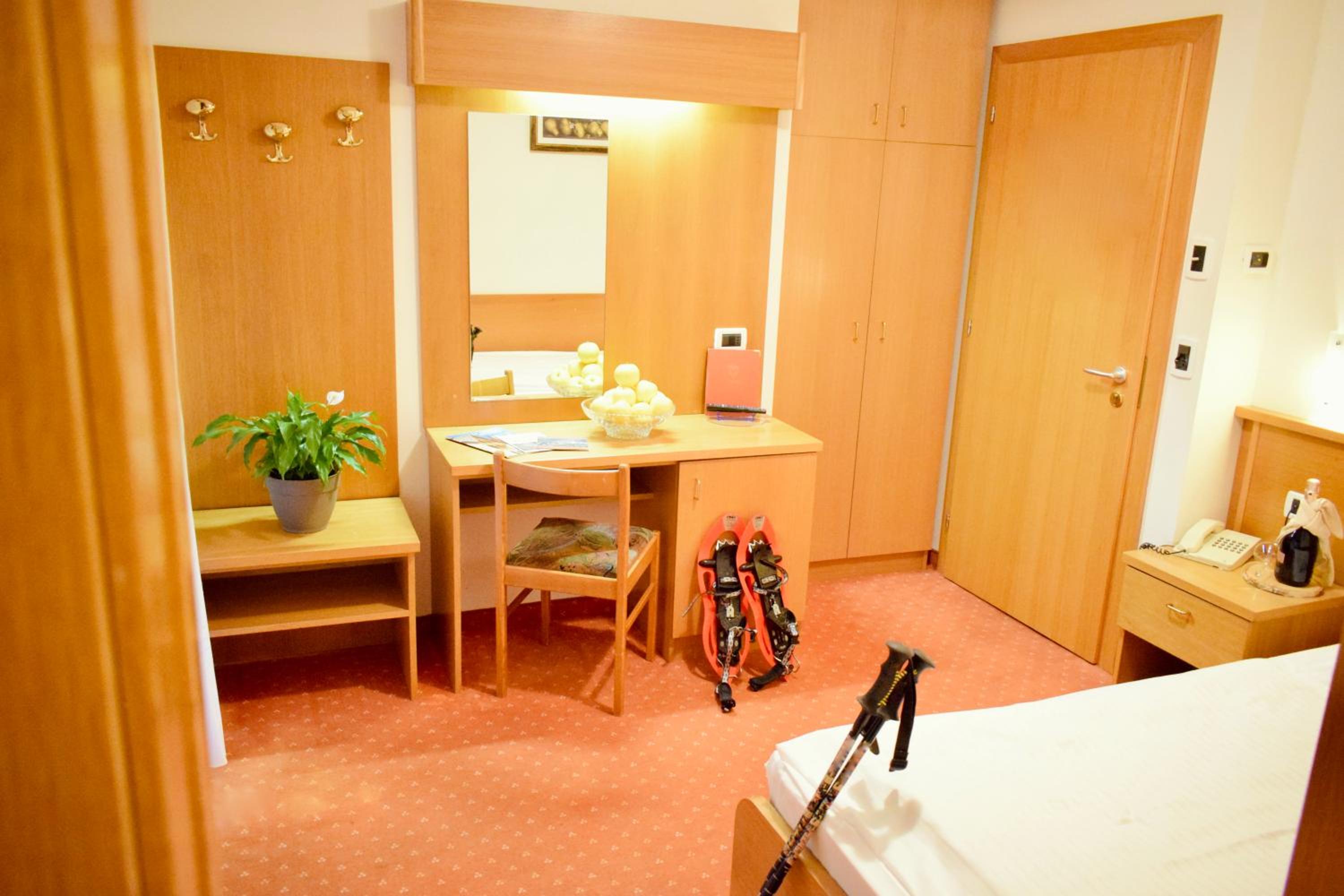 Single Room photo 3