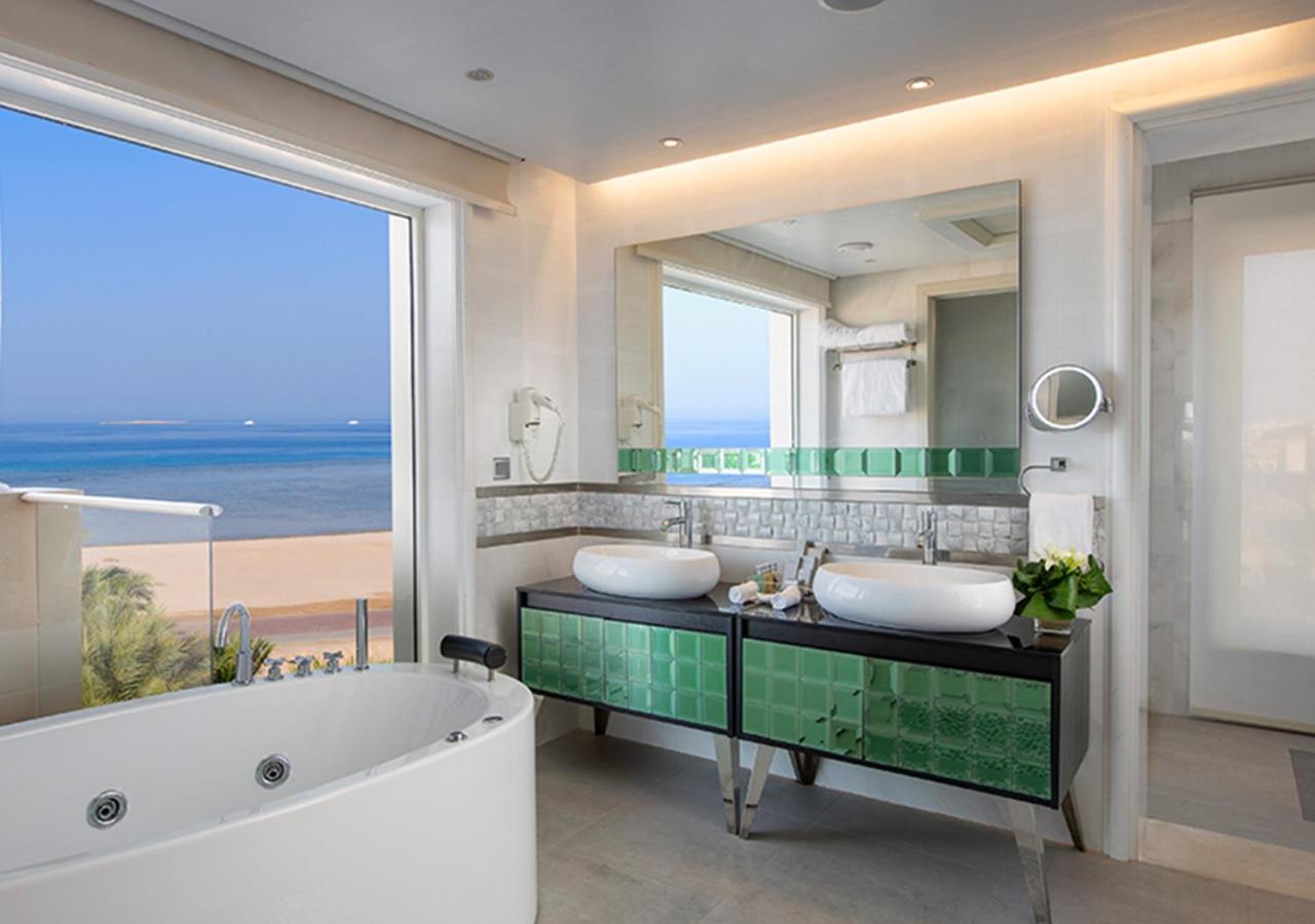 Le Reve Suite Prime Sea View and Pool View with VIP Package - Photo 4