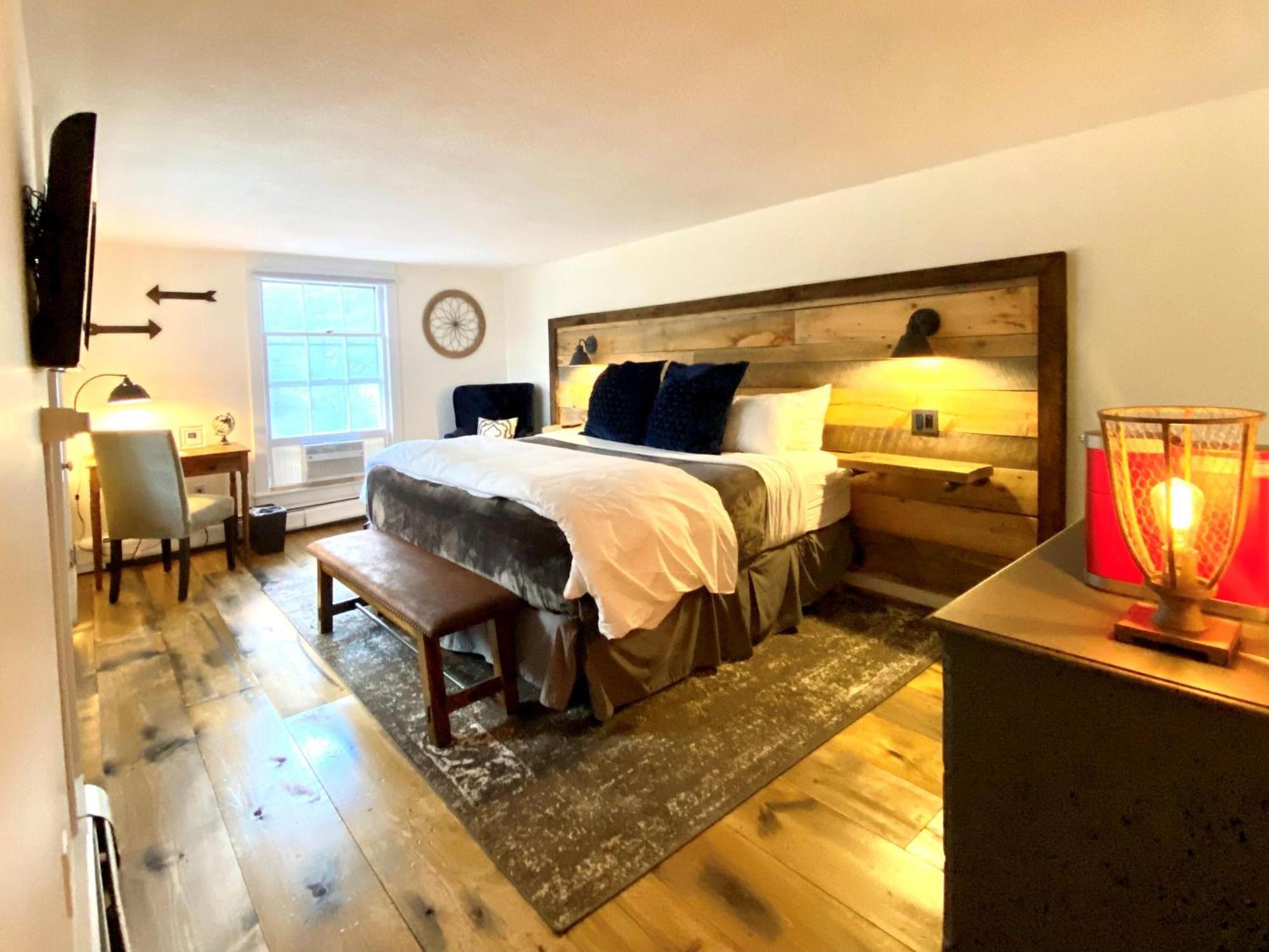 Superior King Suite
