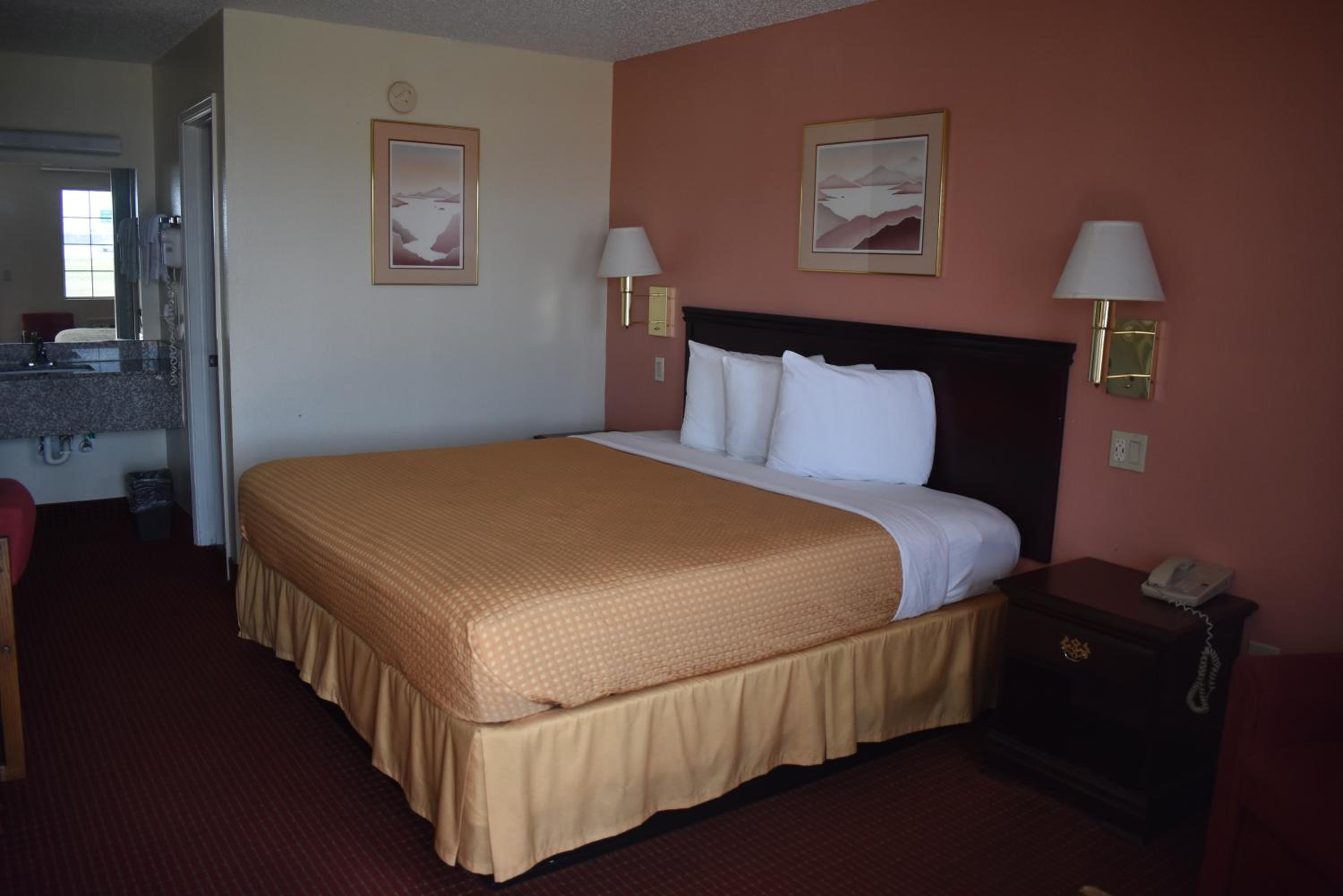 Deluxe King Room - Photo 25