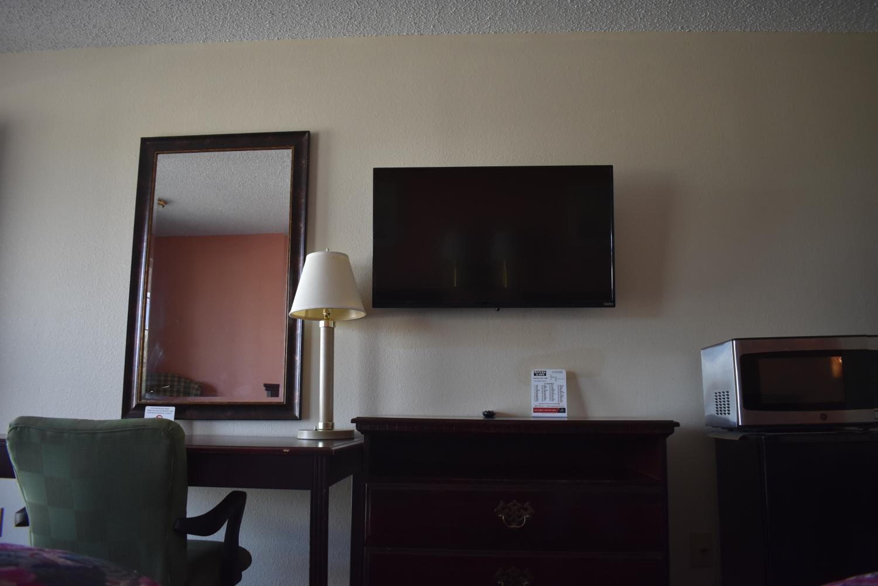 Deluxe King Room - Photo 28