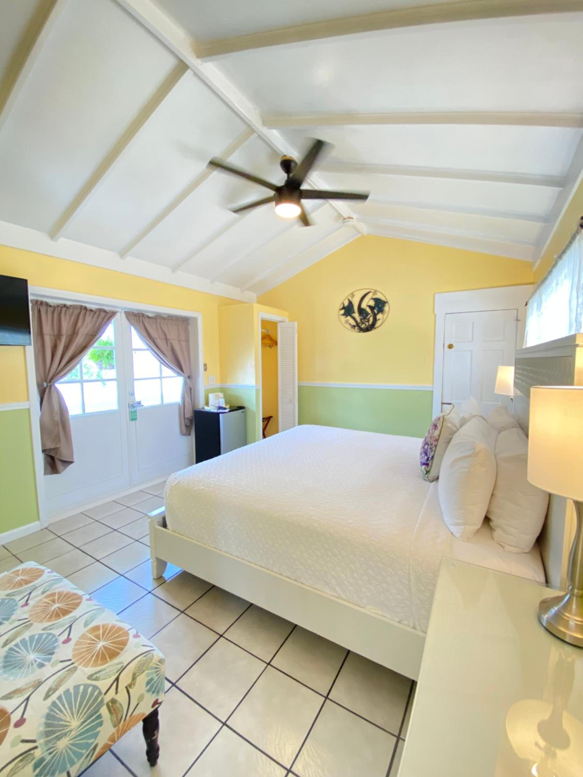 Queen Room - Photo 45