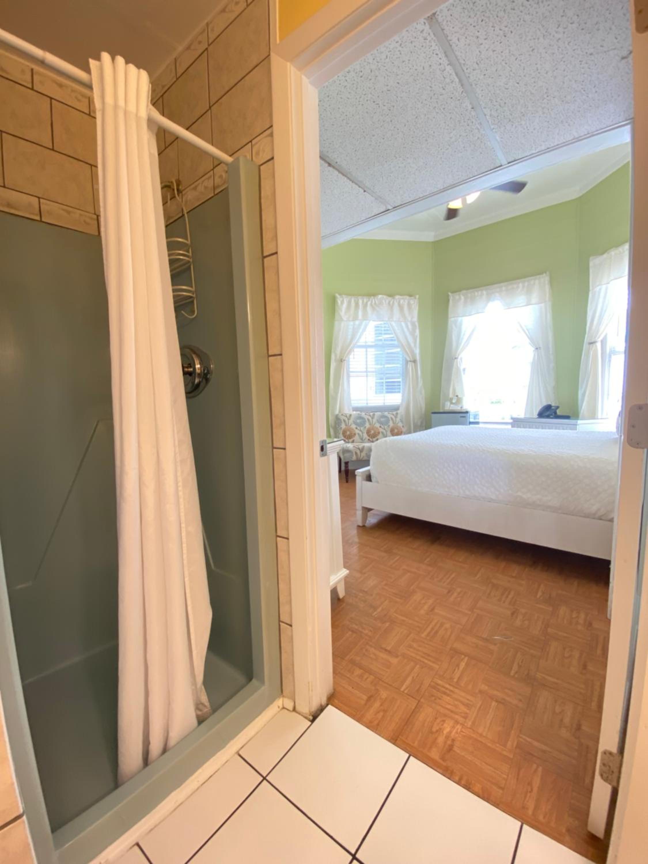 Queen Room - Photo 50
