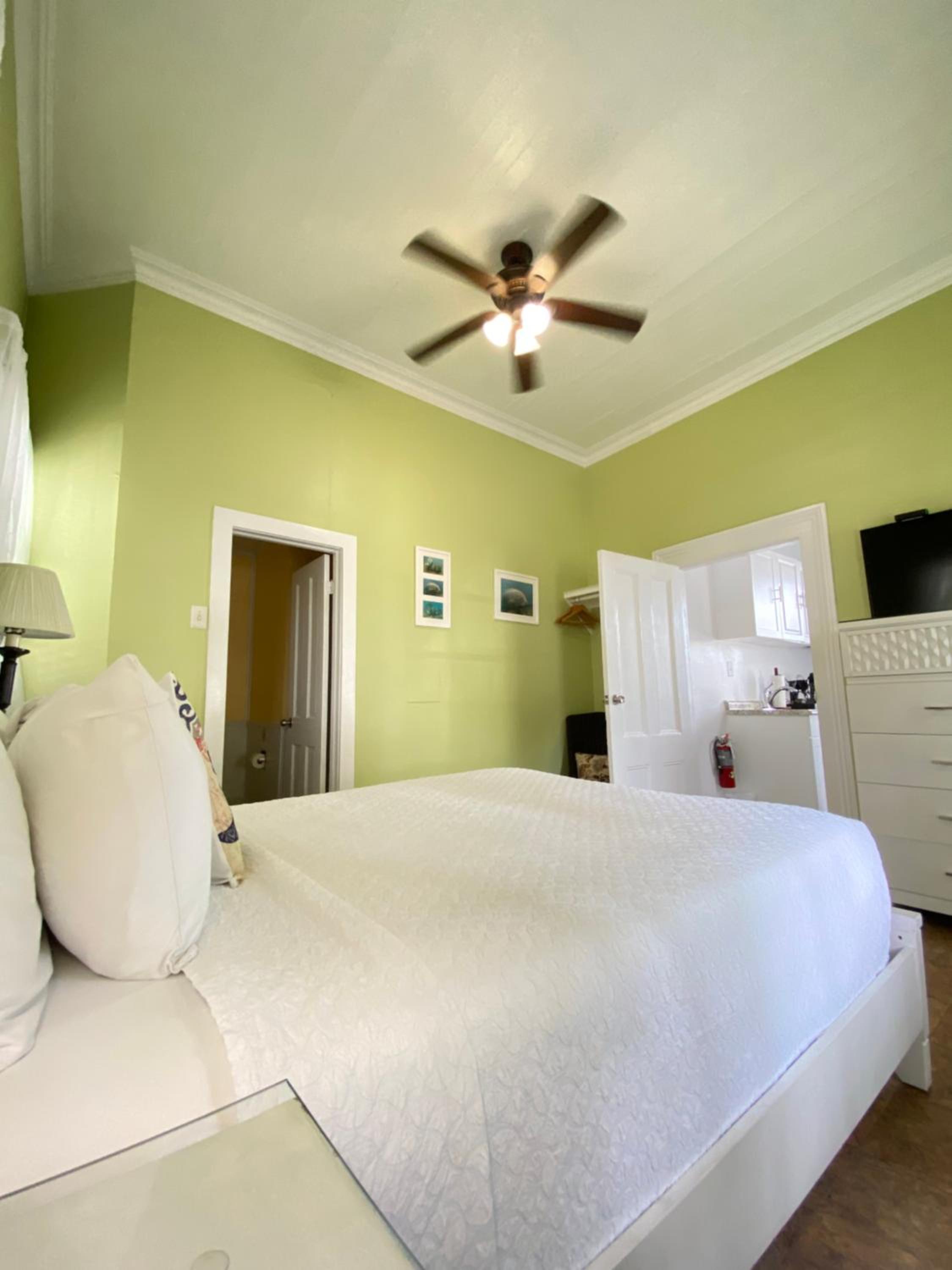 Queen Room - Photo 3
