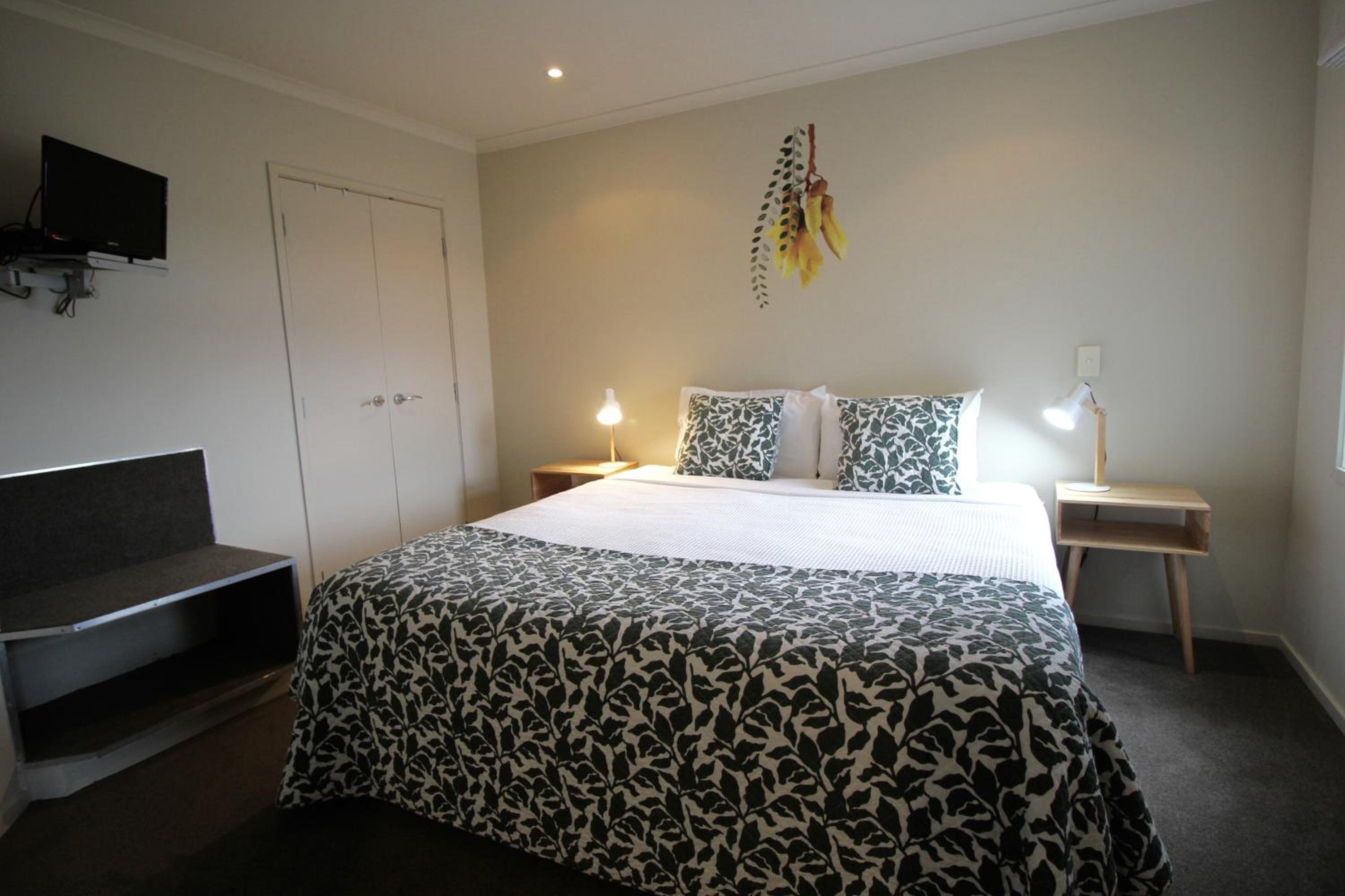 Executive Suite - Photo 7
