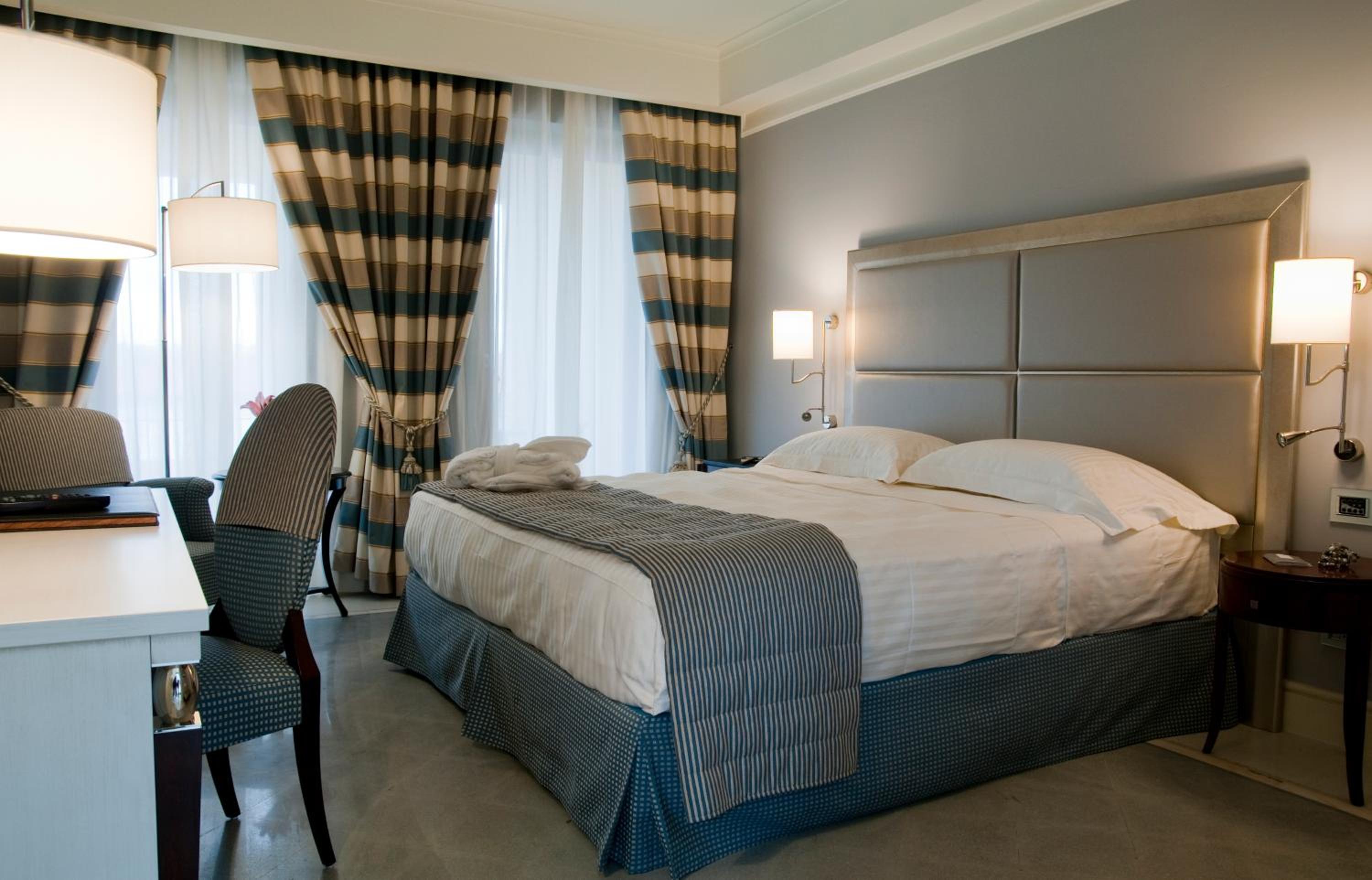 Prestige King Room with Spa Package - Photo 14