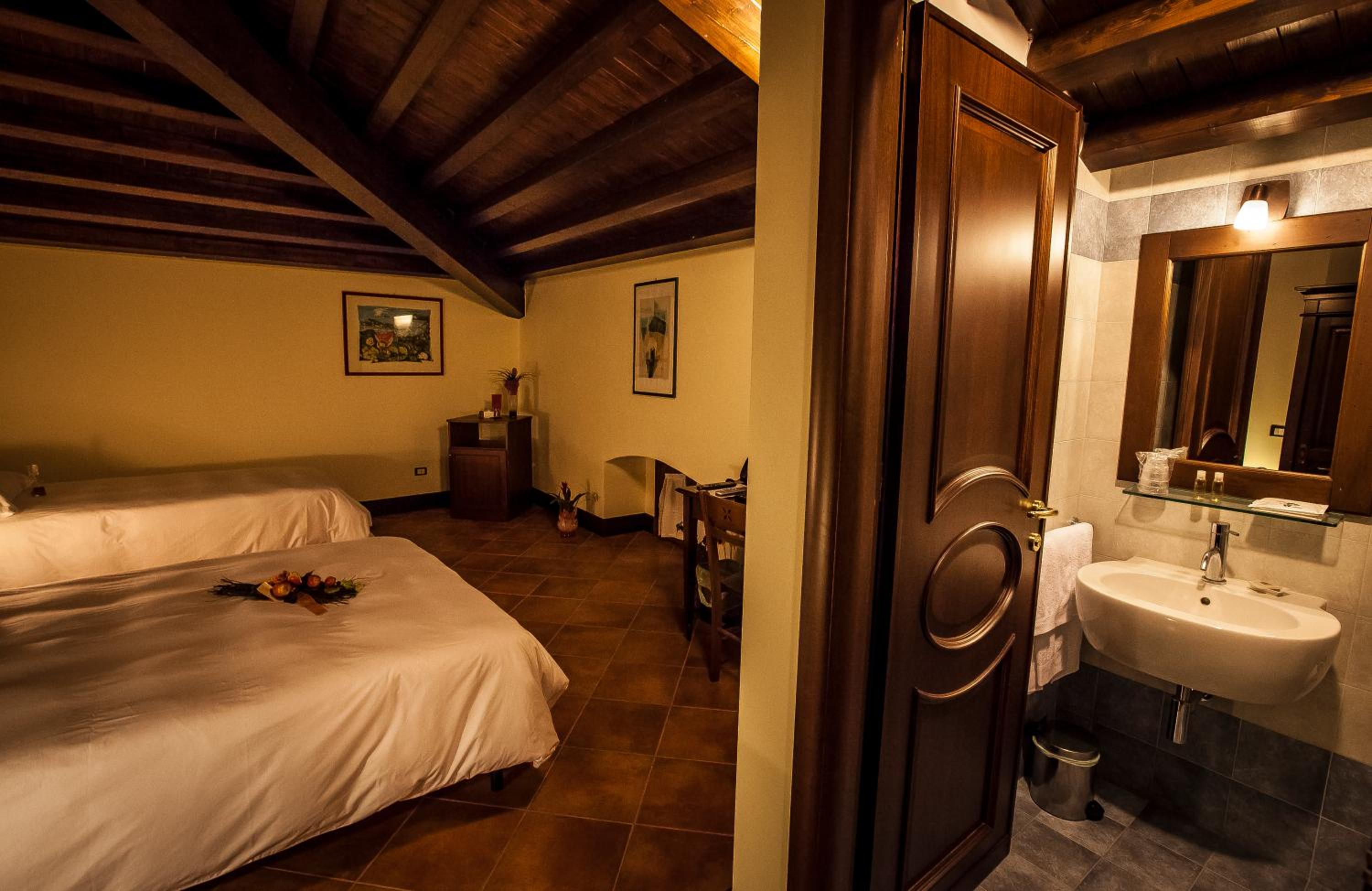 Triple Room - Photo 7