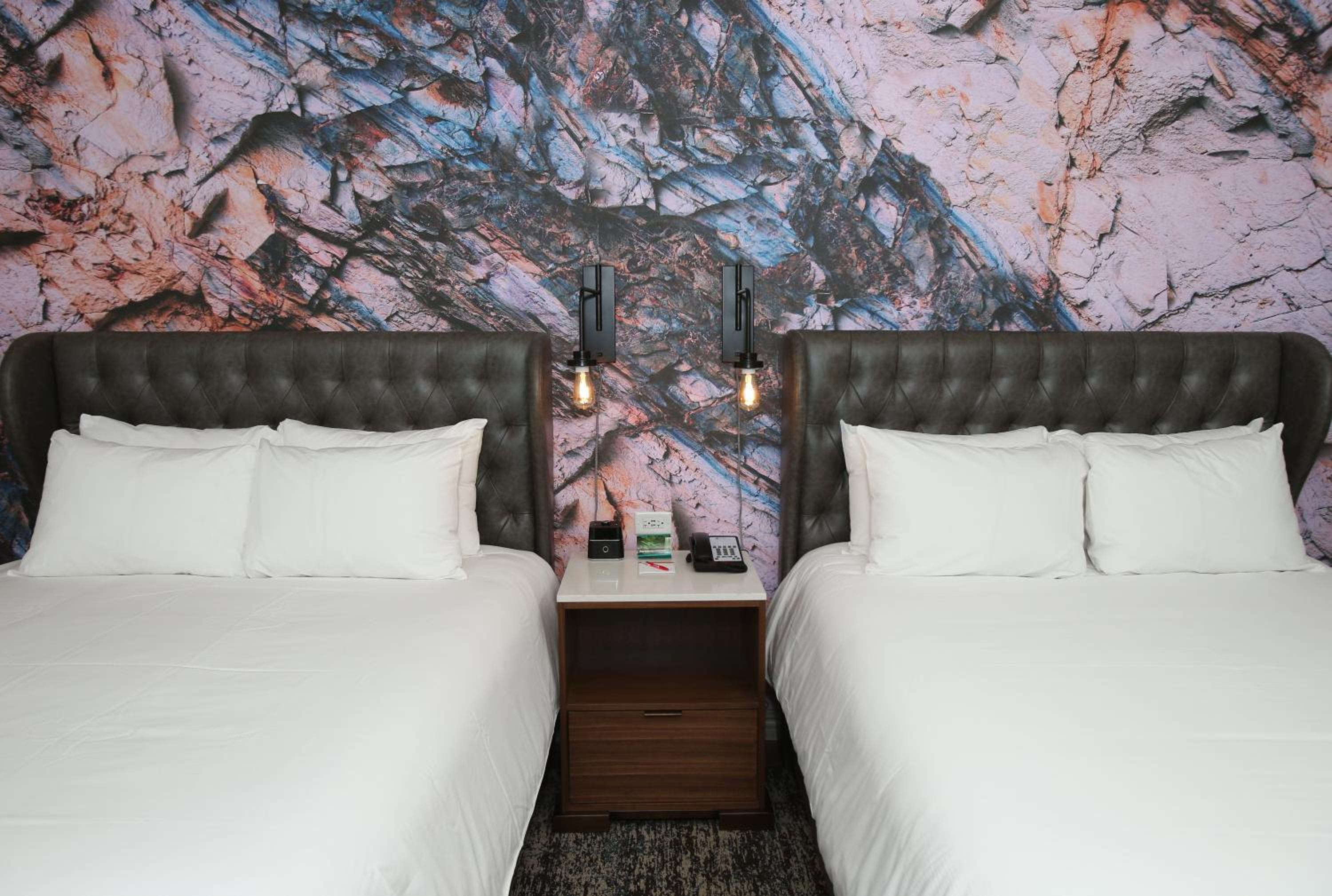 Twin Room - Non-Smoking photo 1