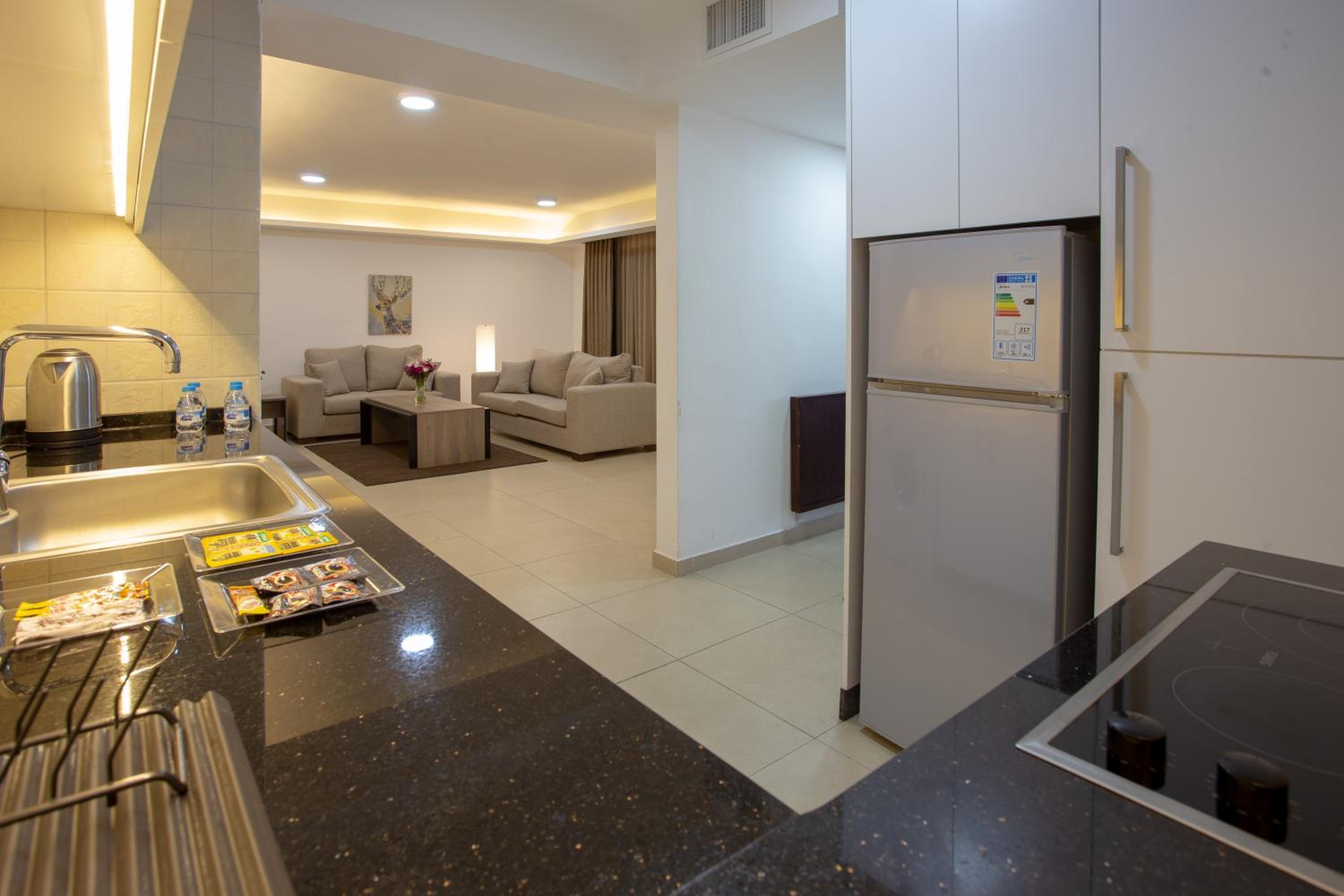 One-Bedroom Suite - Photo 11