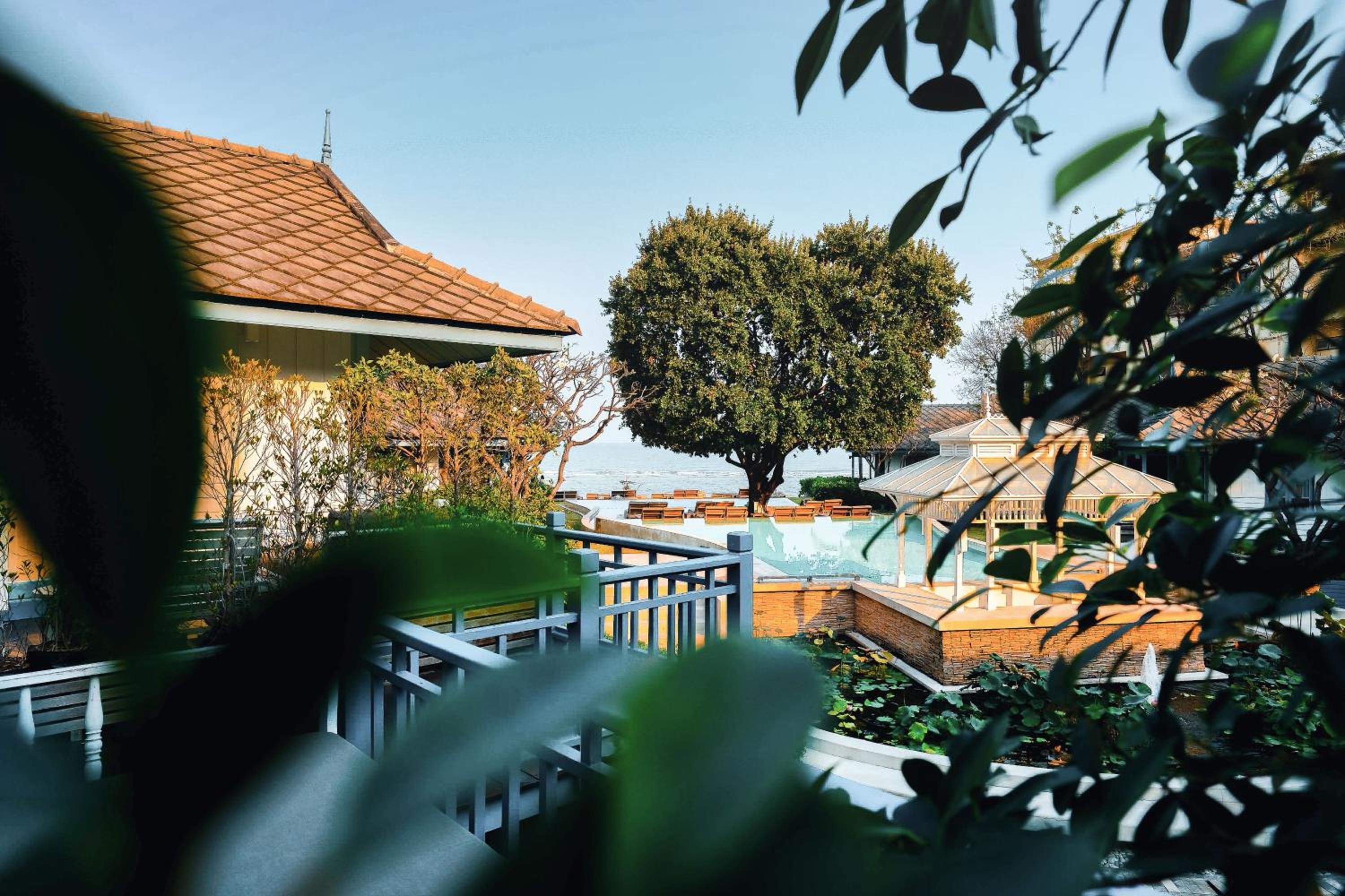 Beach Villa with Partial Sea View - Photo 5