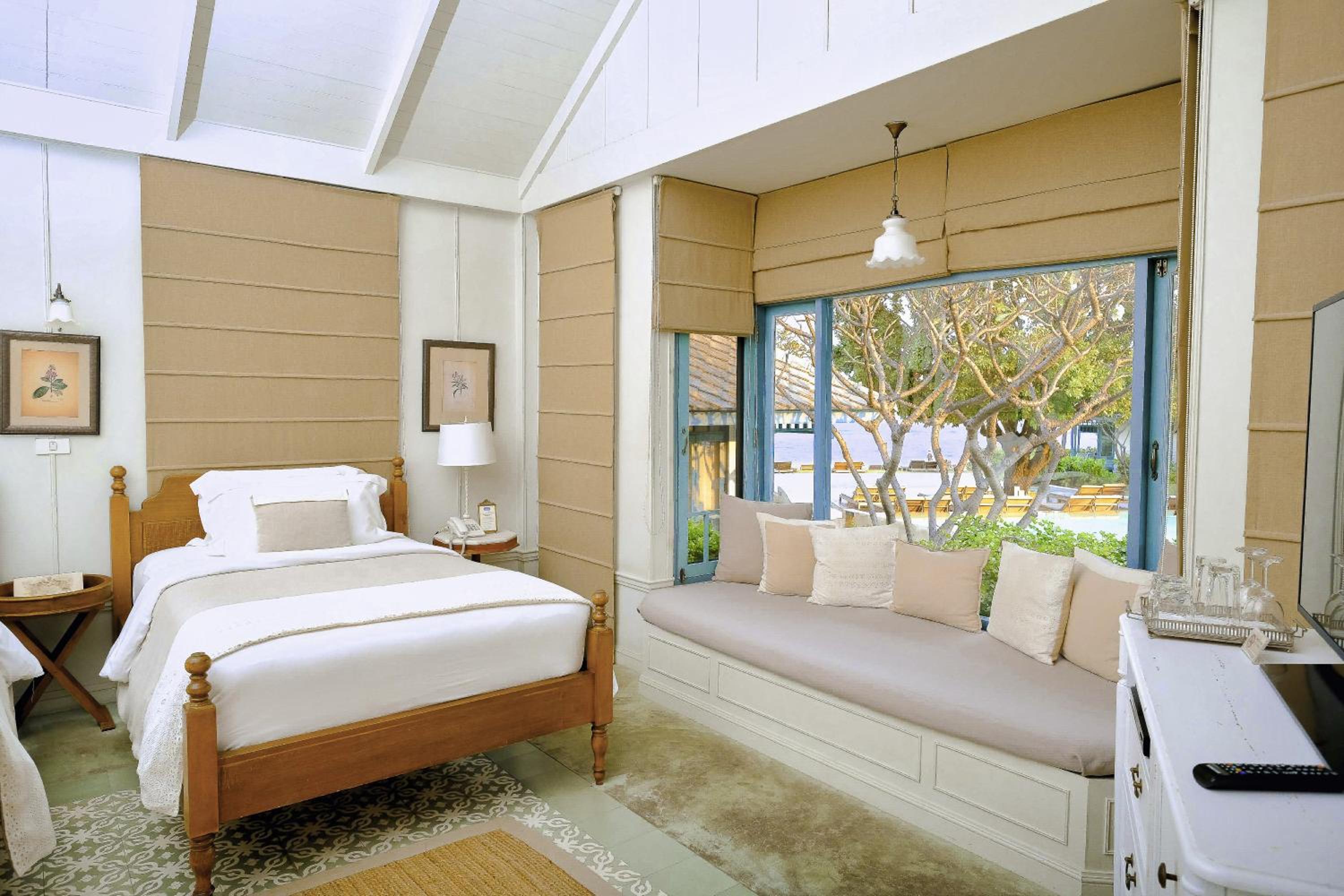 Beach Villa with Partial Sea View - Photo 6