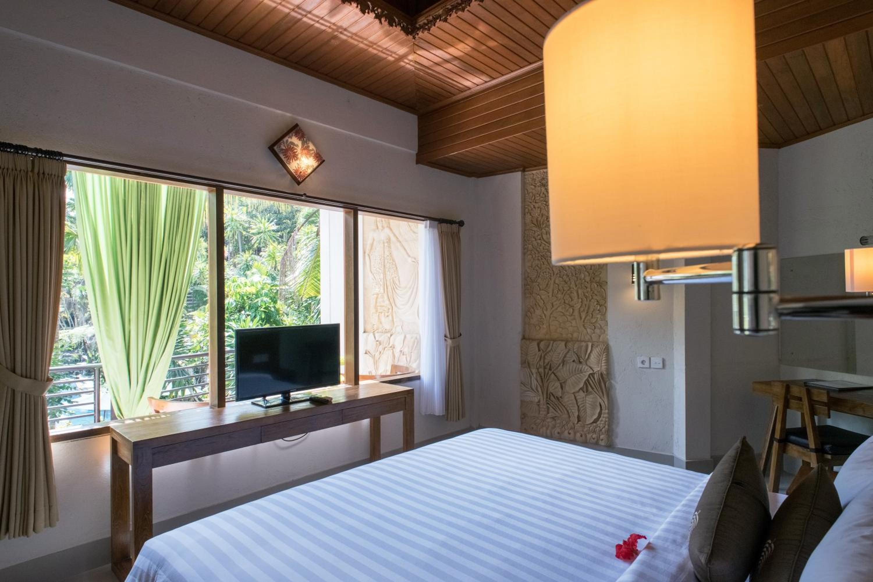 Suite with Garden View - Photo 22