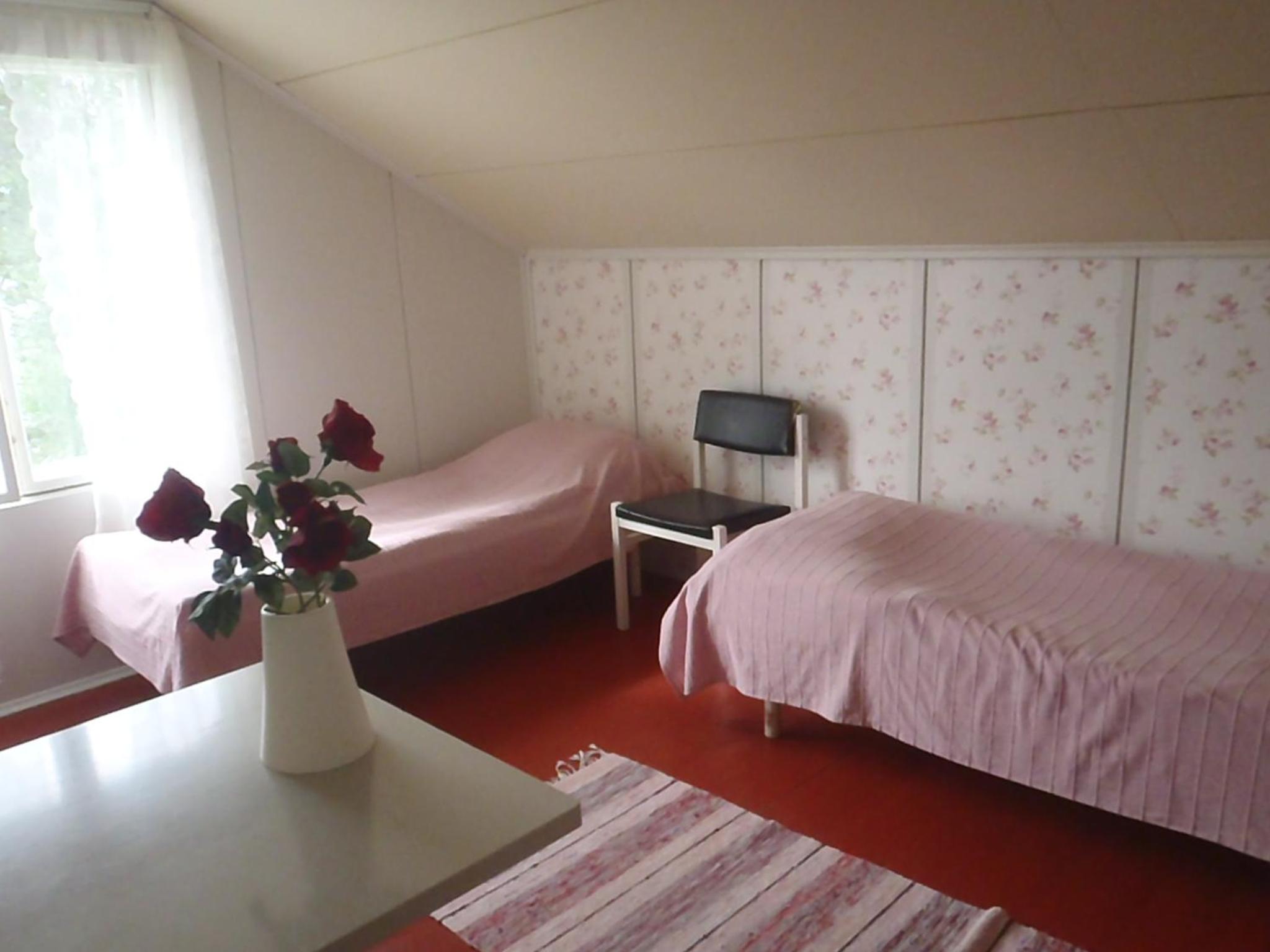 Triple Room with Shared Bathroom photo 3