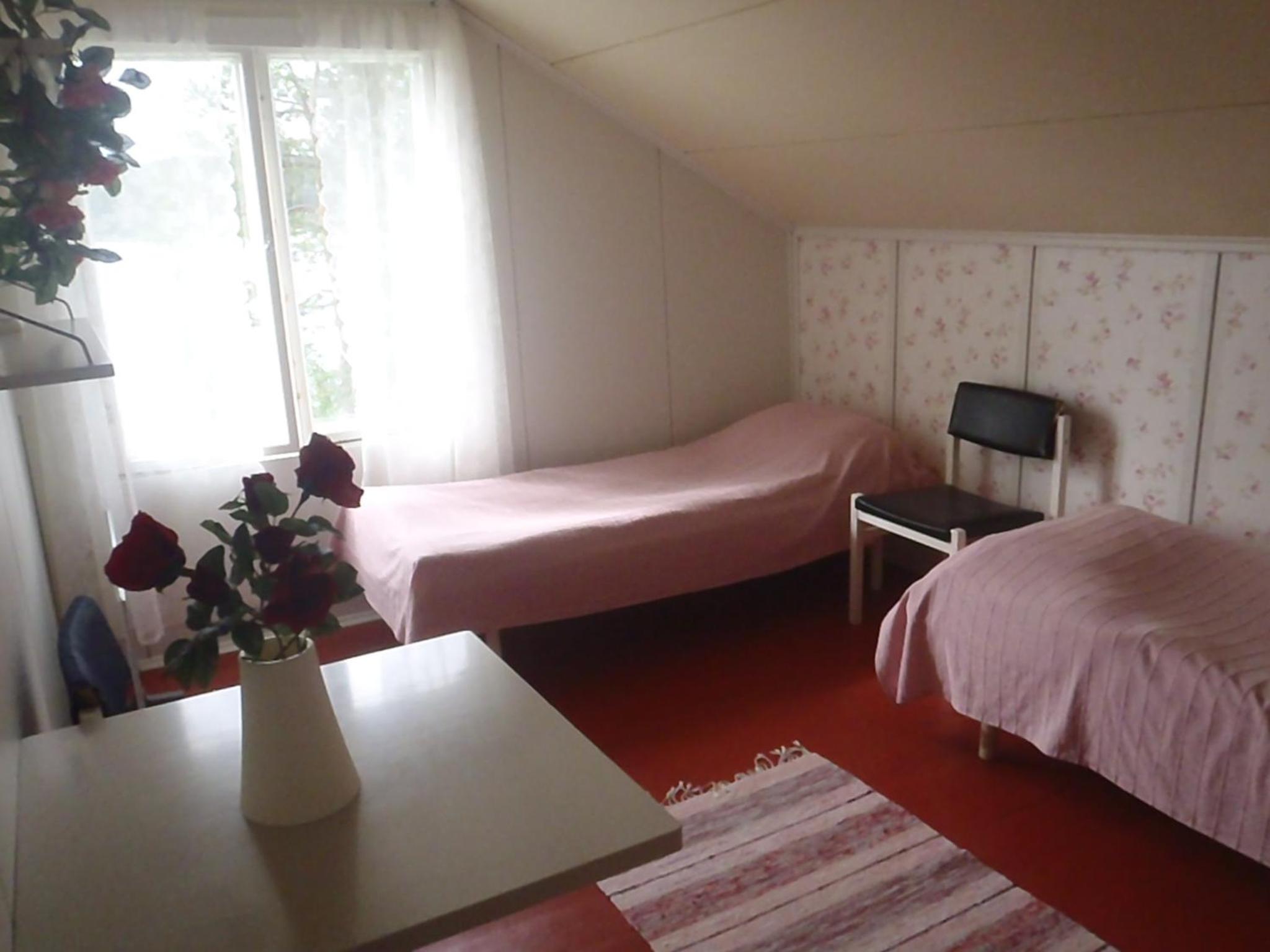 Triple Room with Shared Bathroom photo 2