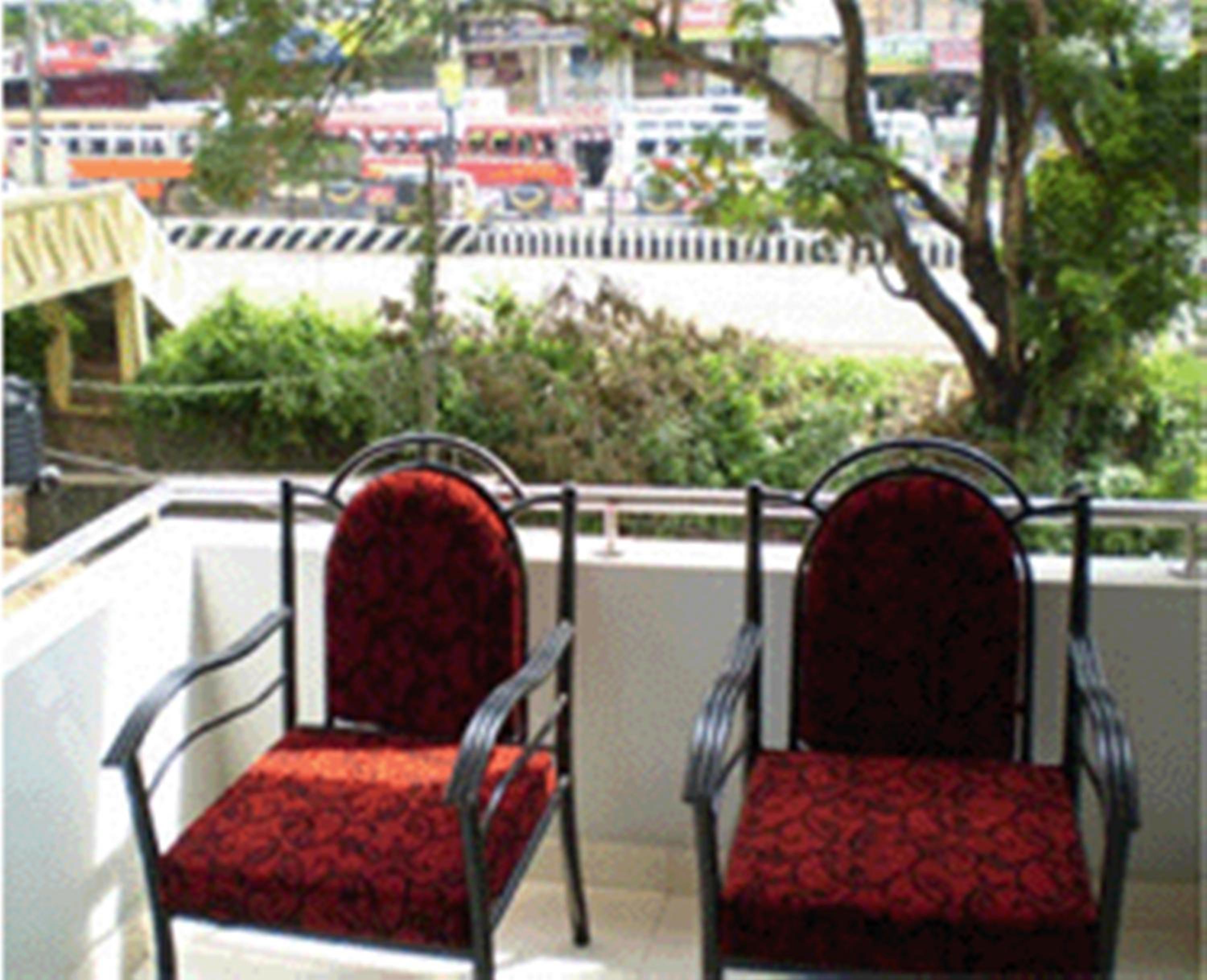 Apartment with Balcony photo 2