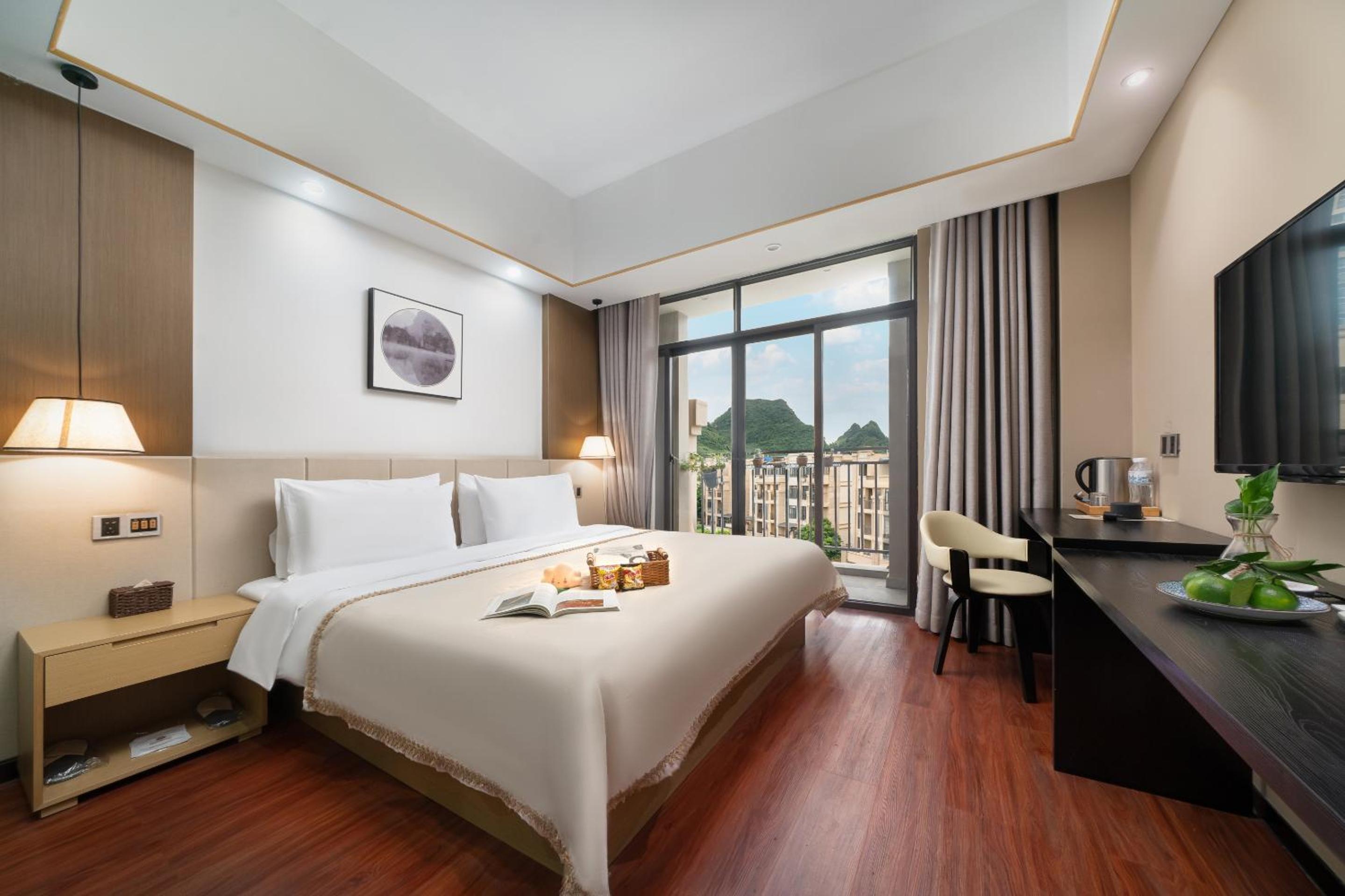 Standard Queen Room