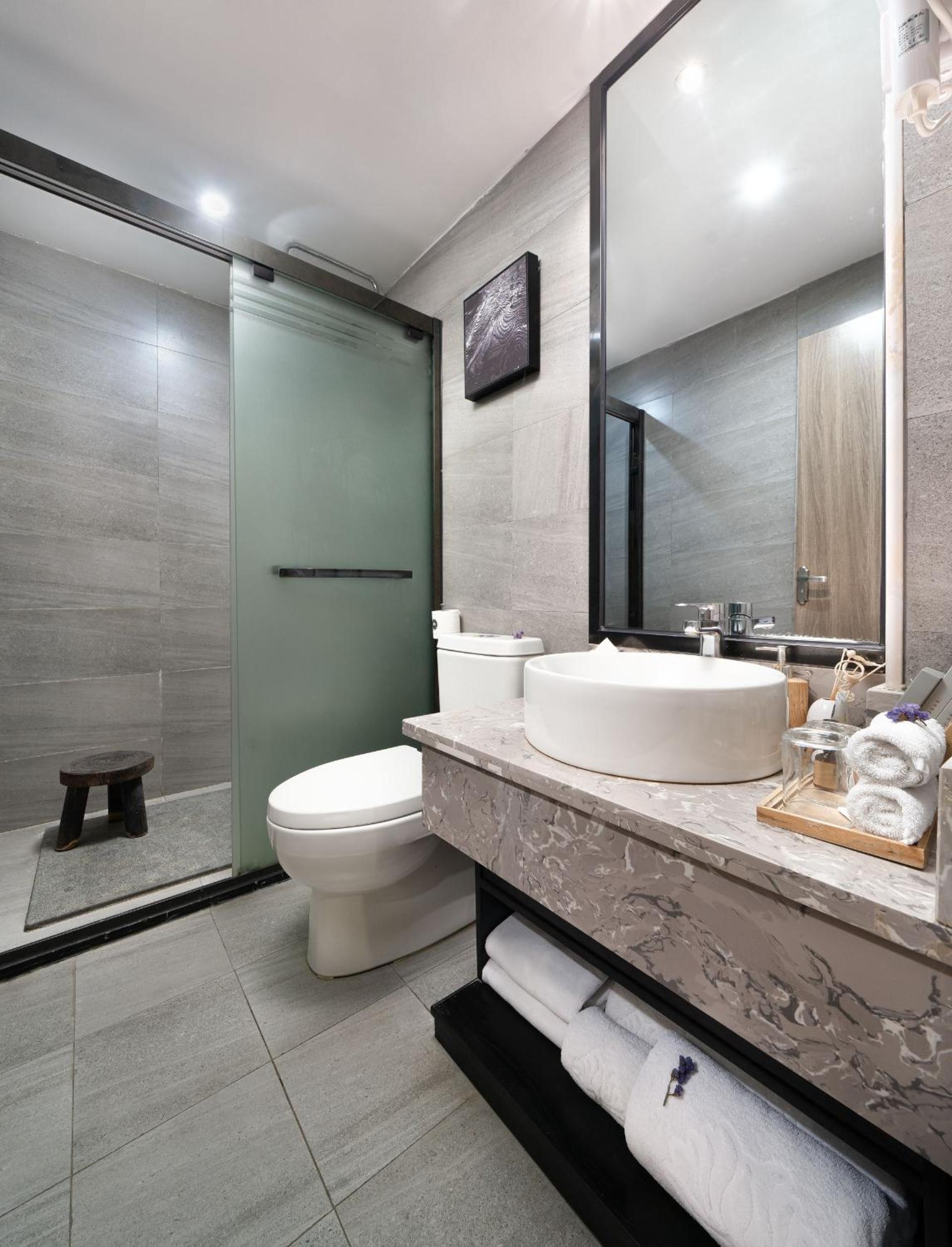 Standard Twin Room - Photo 4