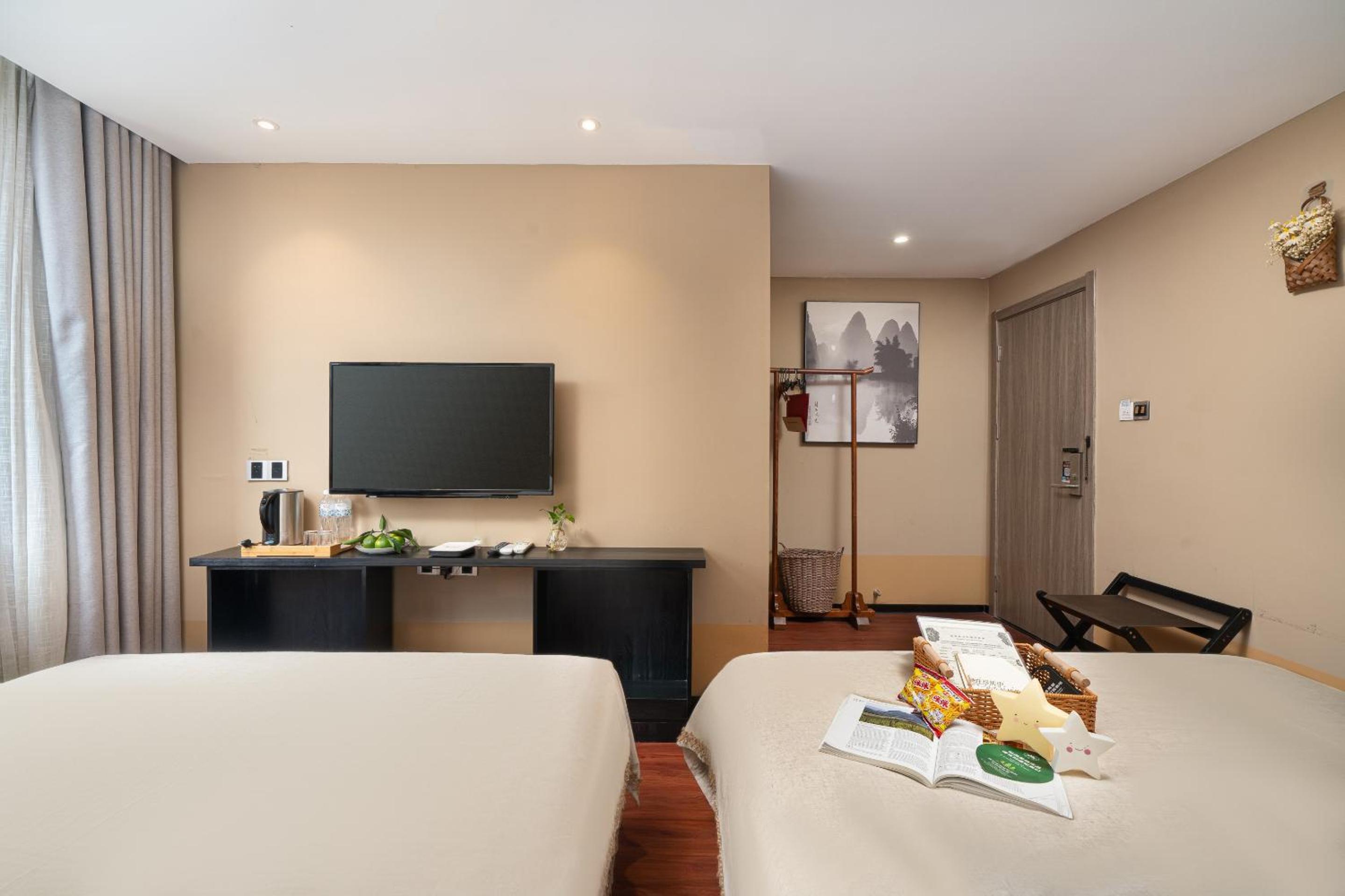 Standard Twin Room - Photo 3