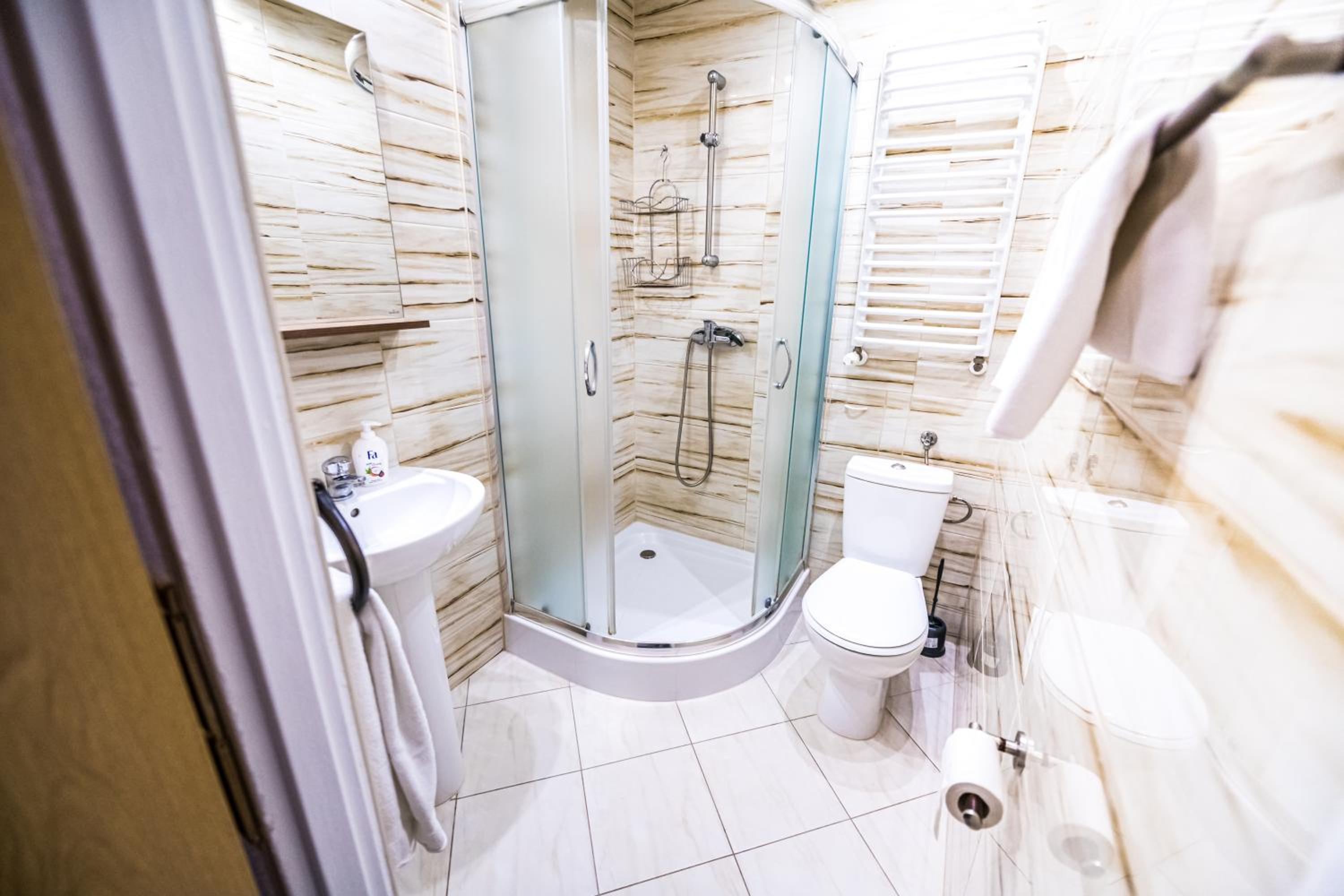 Quadruple Room with Private Bathroom photo 3