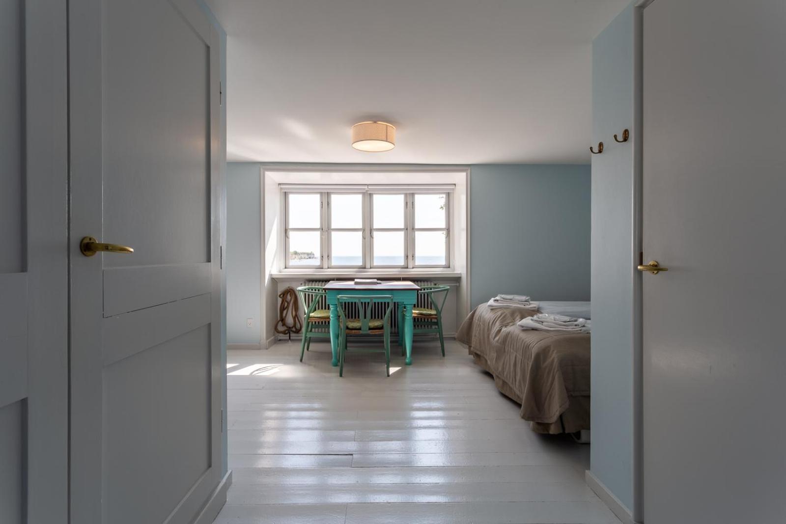 Double Room with Sea View - Photo 1