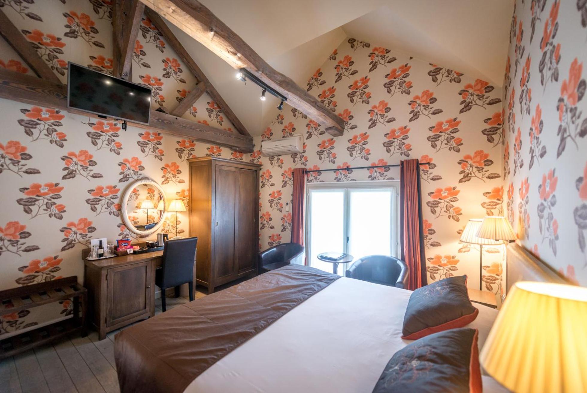 Standard Double Room - Photo 26
