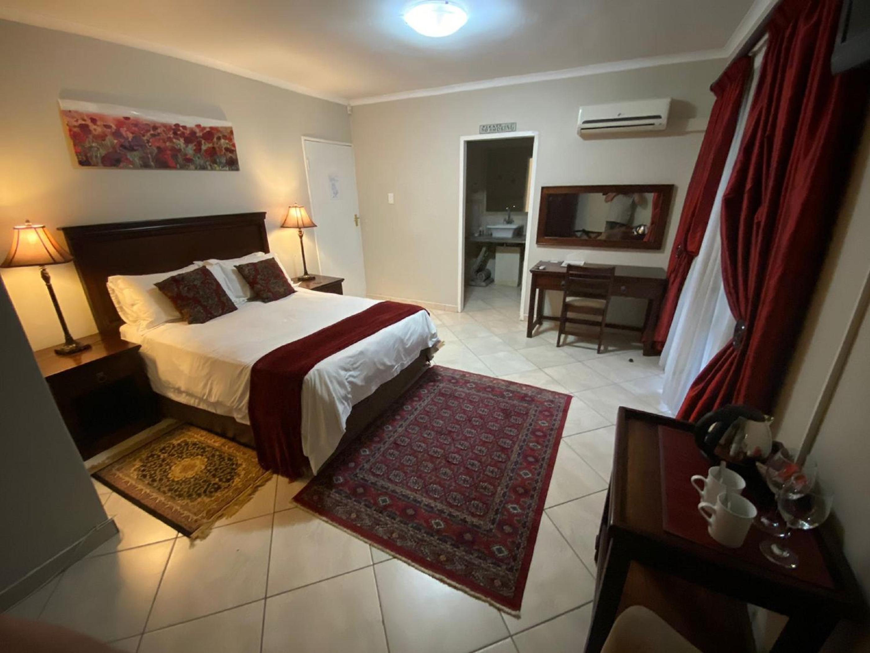 Double Room - Photo 11