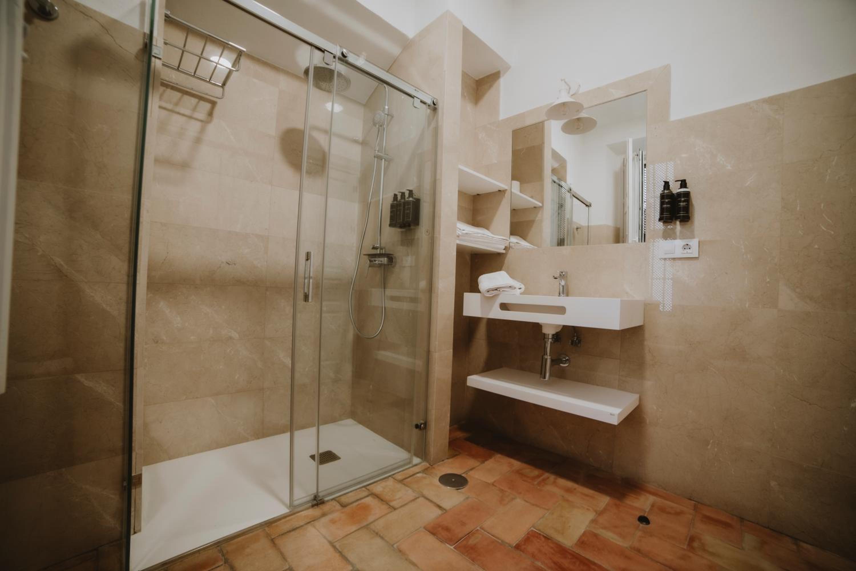 Double Room with Private Bathroom photo 3