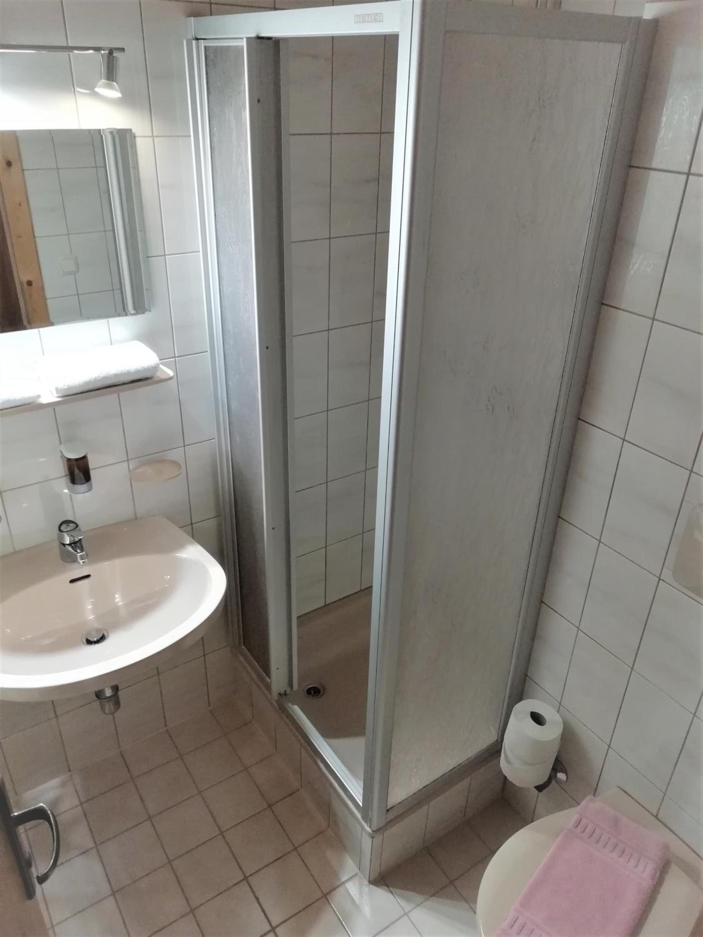 Double Room - Photo 8