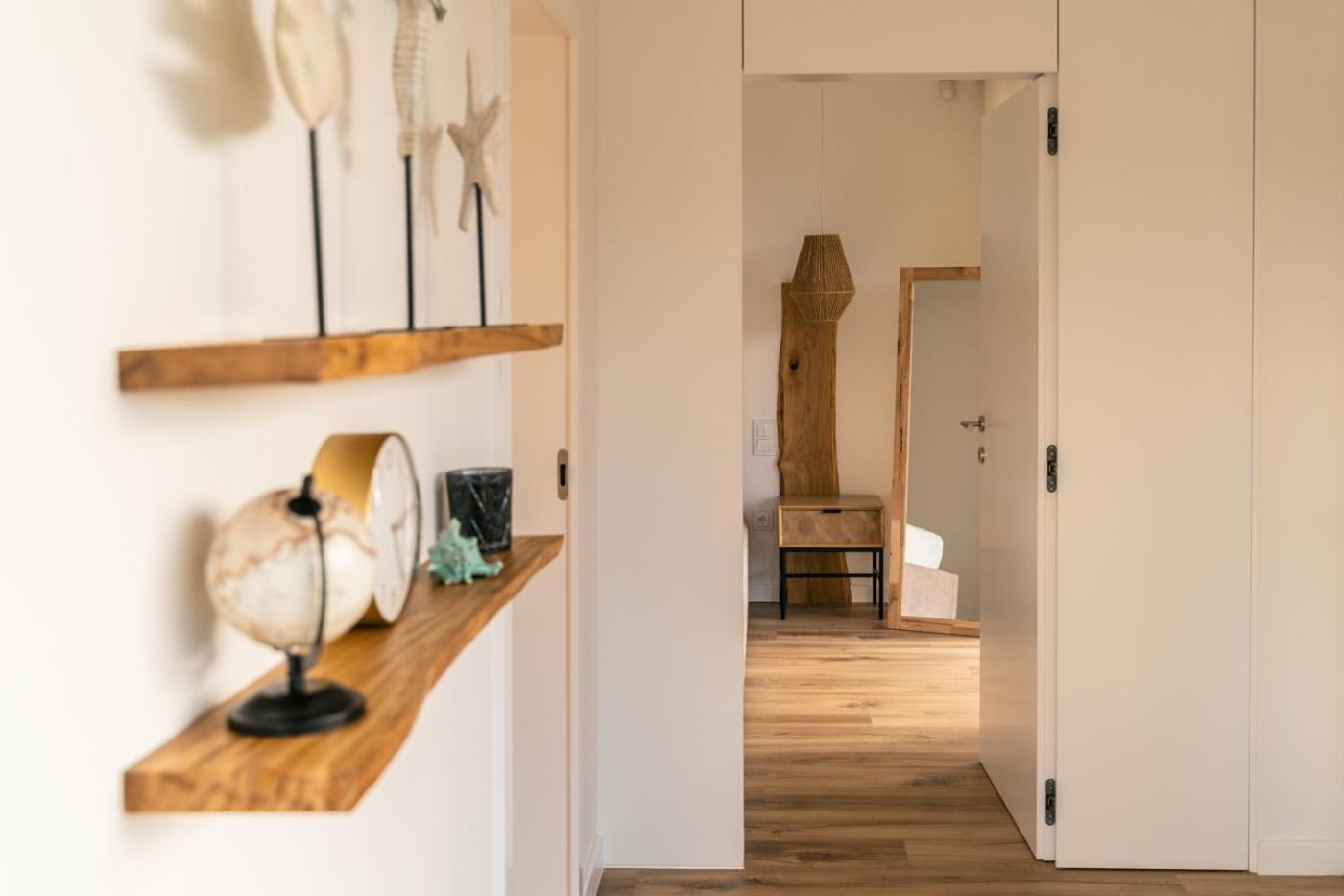 One-Bedroom House - Photo 24