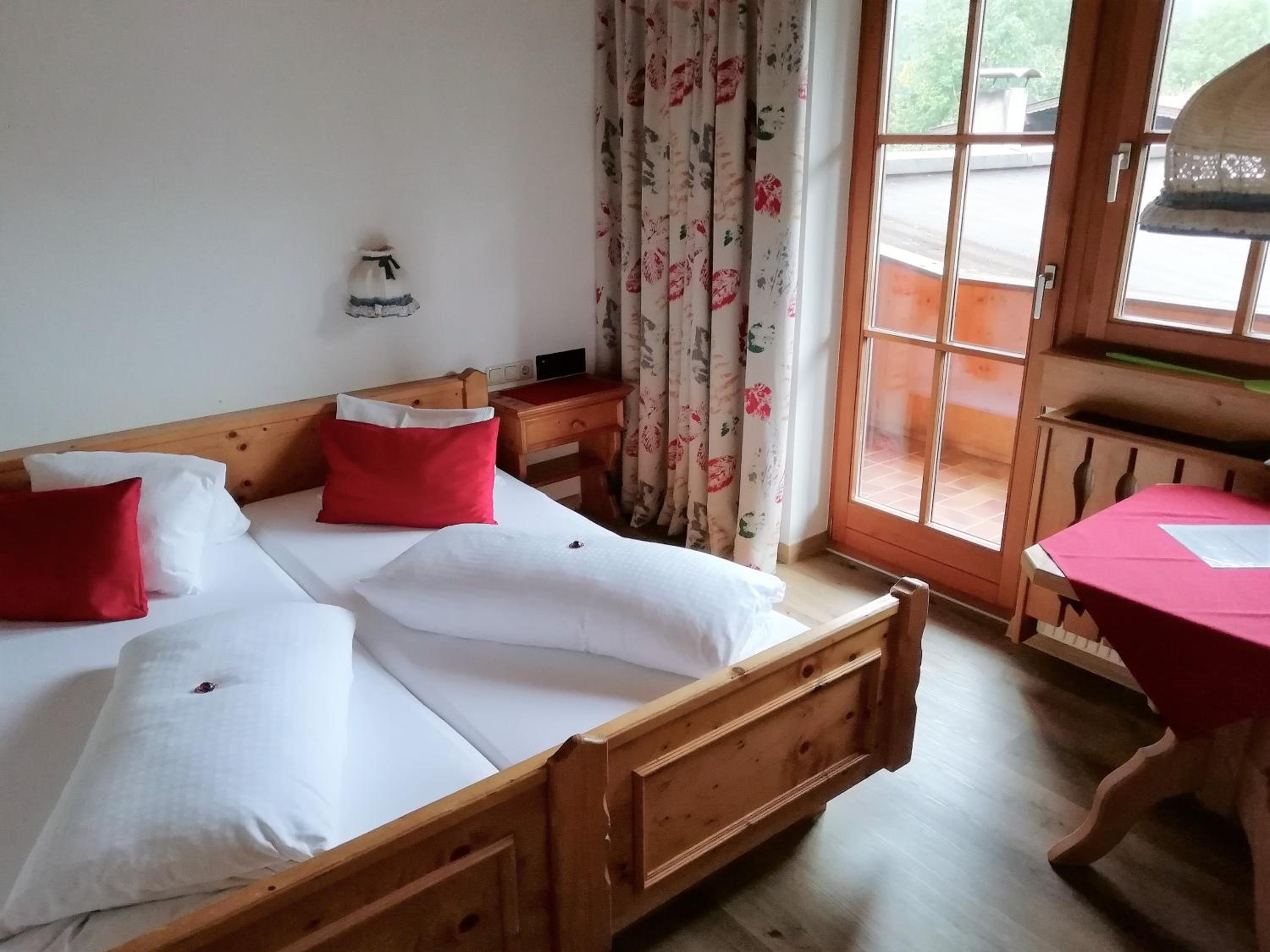 Double Room - Photo 7