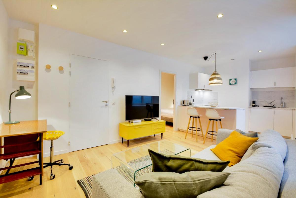 One-Bedroom Apartment photo 1