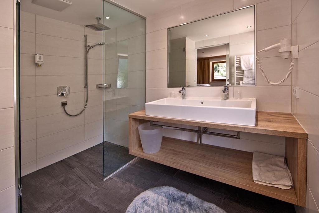 Superior Double Room with Balcony - Photo 4