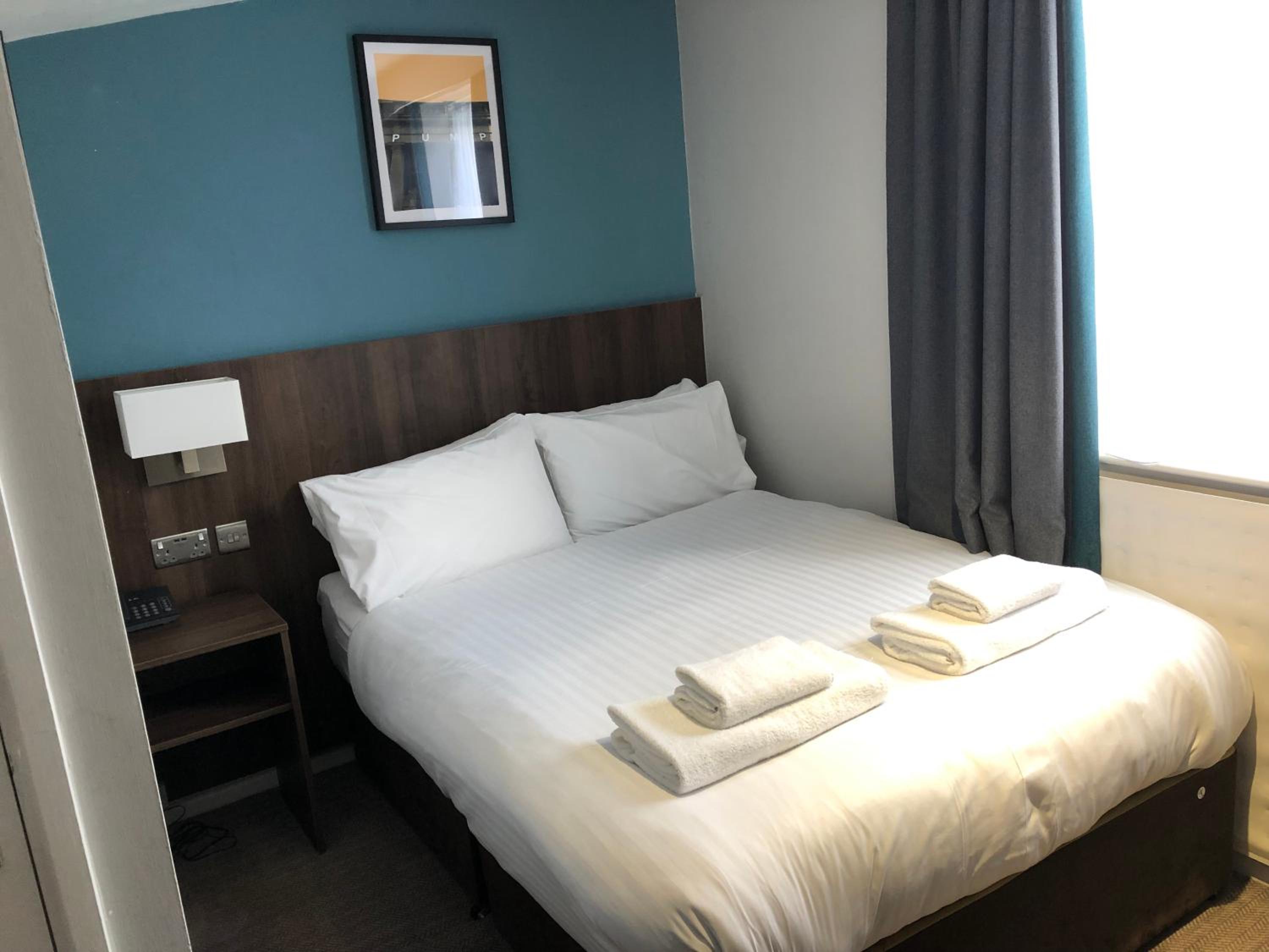 Small Double Room - Non-Smoking photo 3