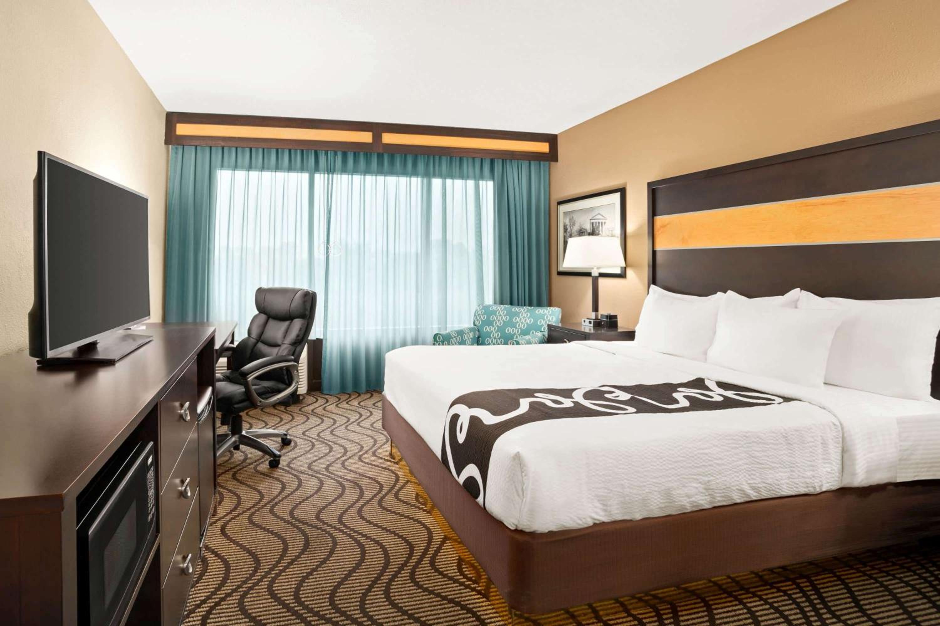 King Room, Non-Smoking - Photo 1