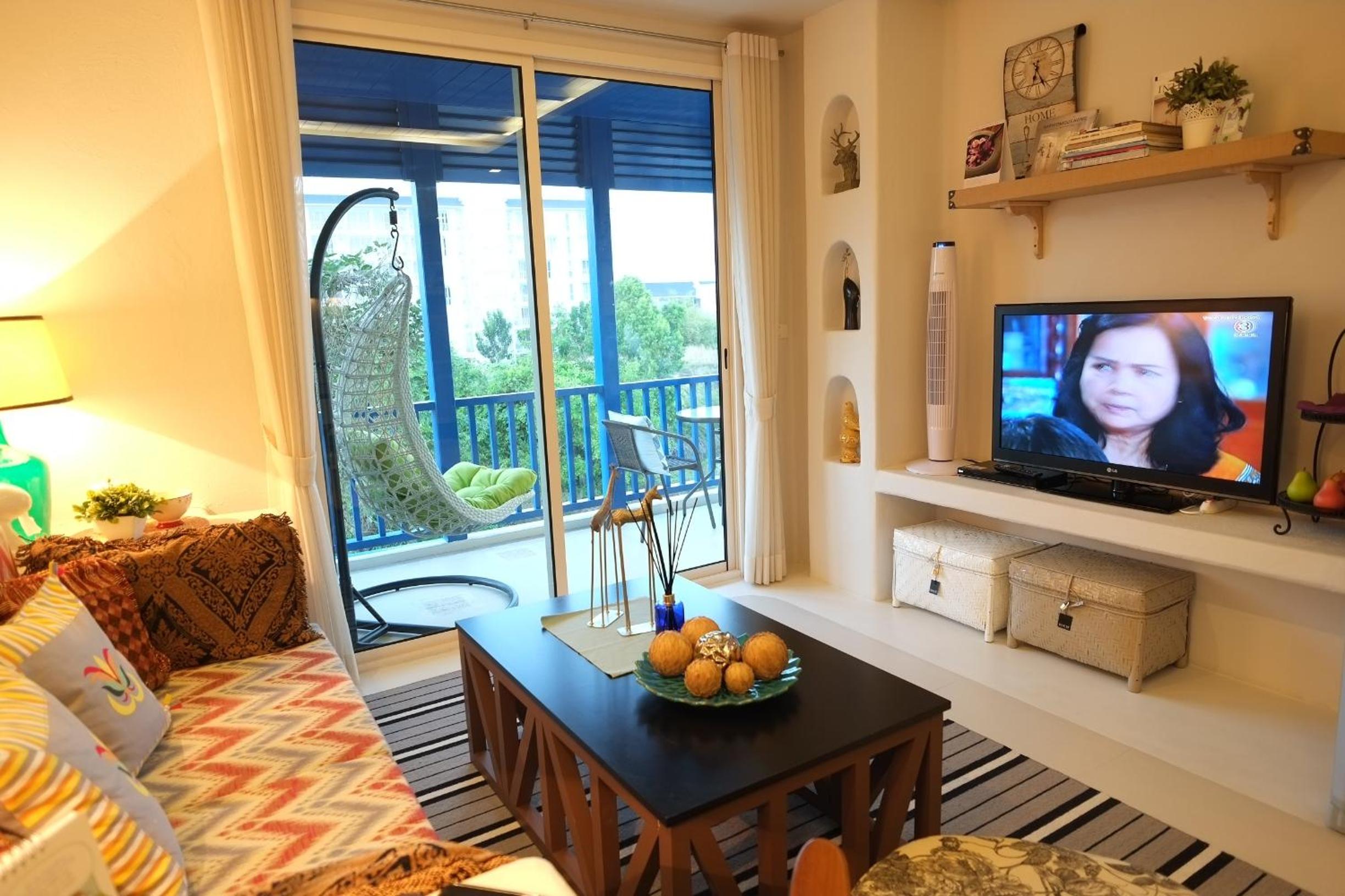 Apartment with Mountain View - Photo 30